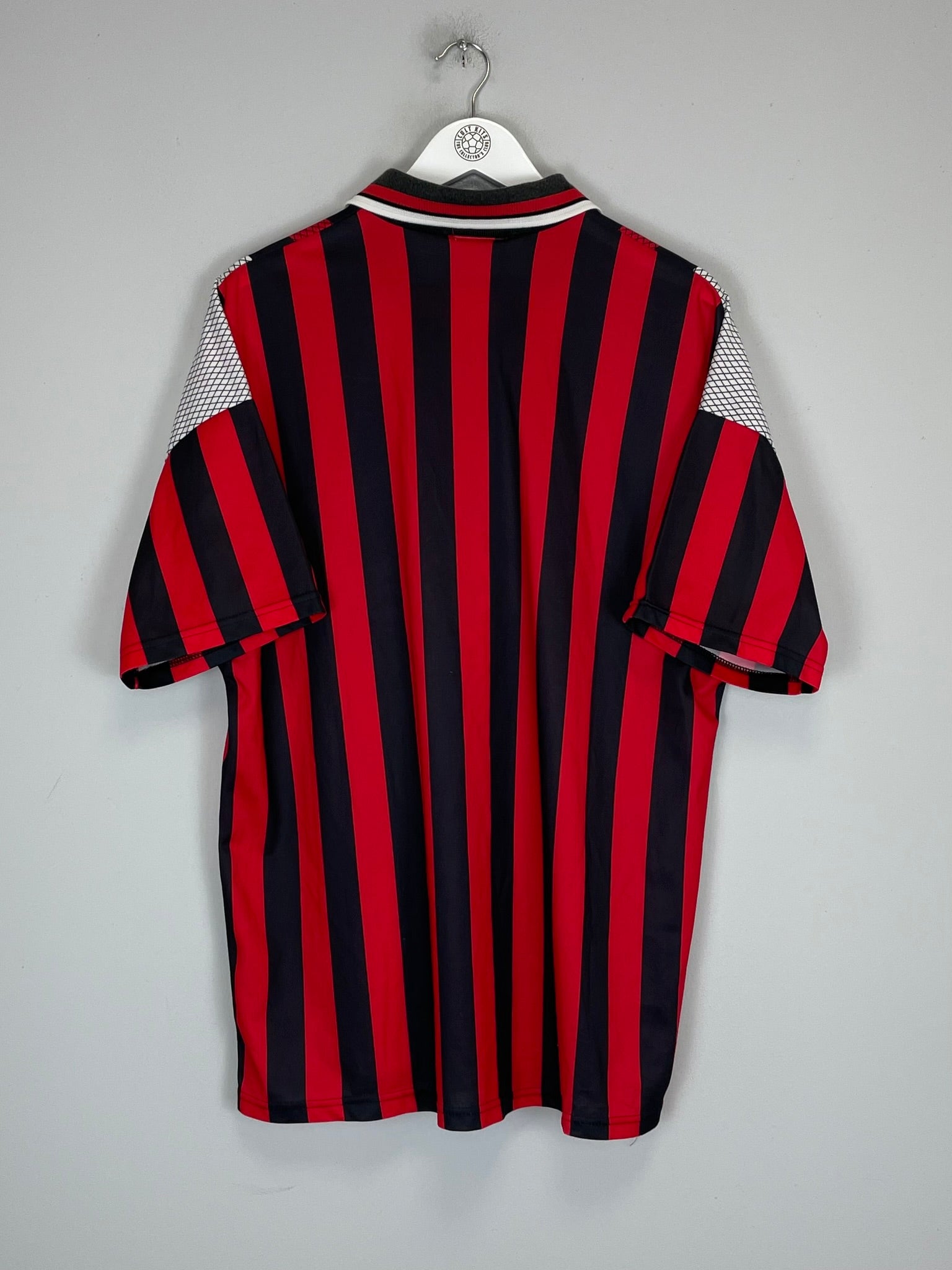 Shop 1994/96 MANCHESTER CITY AWAY SHIRT (XL) UMBRO, classic football shirts, vintage football shirts & retro soccer jerseys at Cult Kits