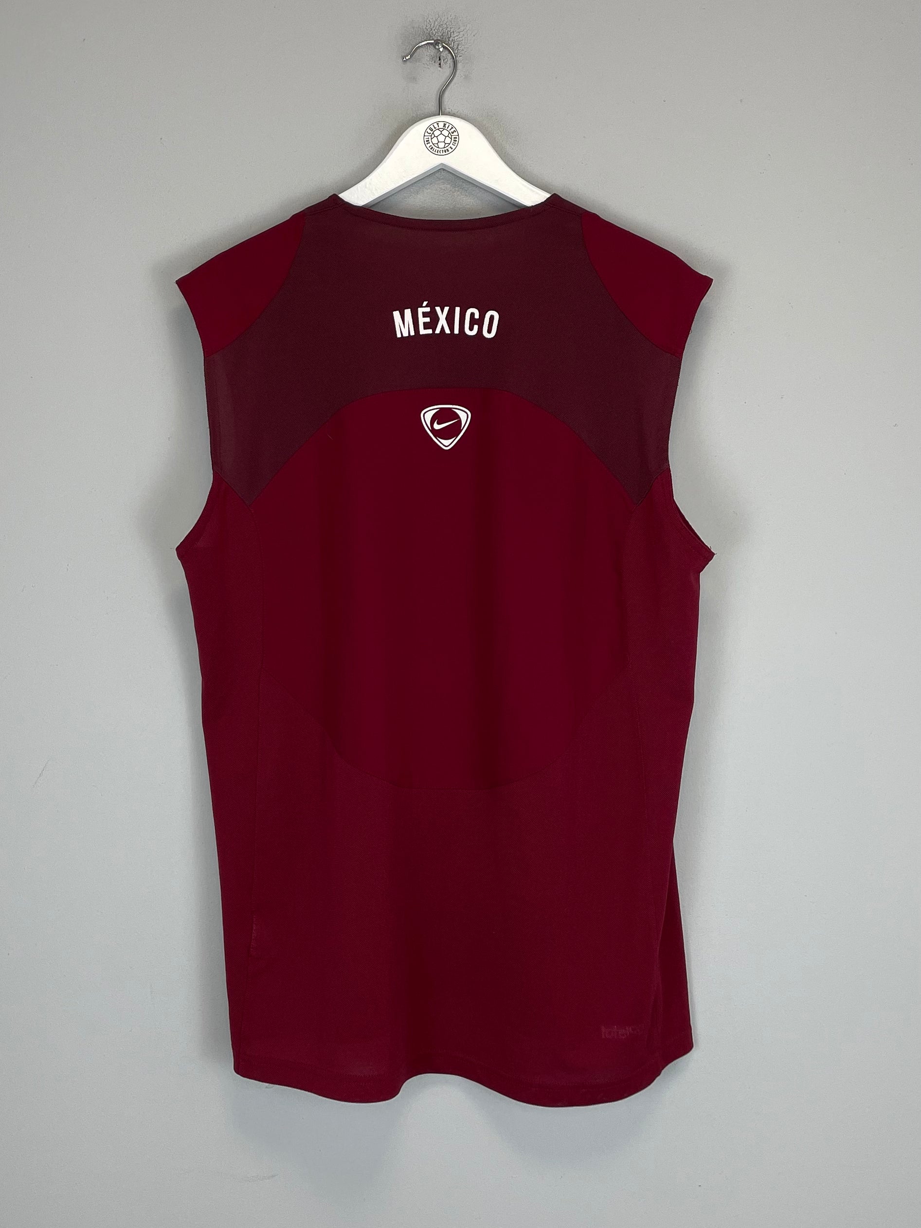 Shop 2005/06 MEXICO TRAINING VEST (L) NIKE, classic football shirts, vintage football shirts & retro soccer jerseys at Cult Kits