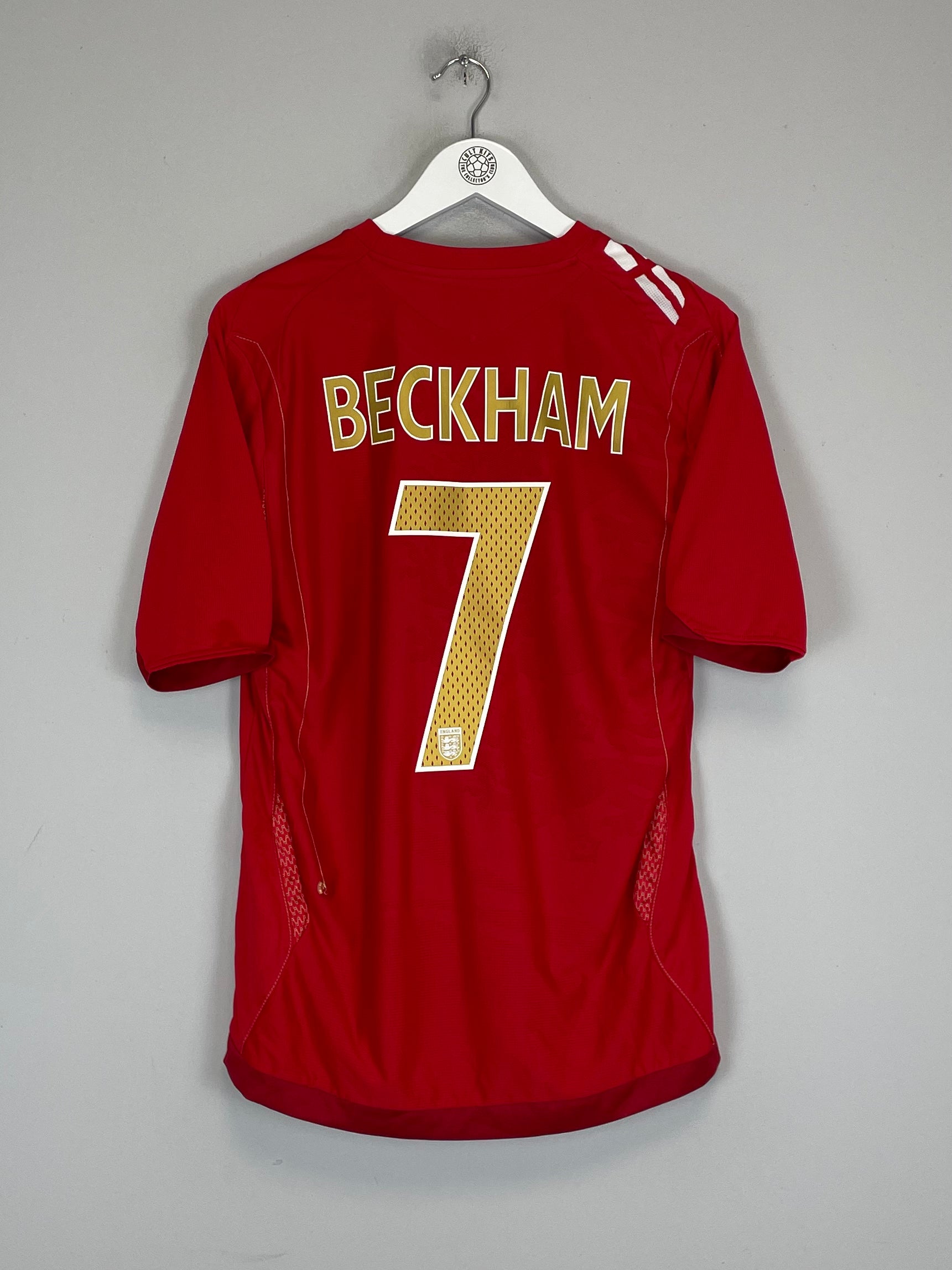 Shop 2006/08 ENGLAND BECKHAM #7 AWAY SHIRT (M) UMBRO, classic football shirts, vintage football shirts & retro soccer jerseys at Cult Kits