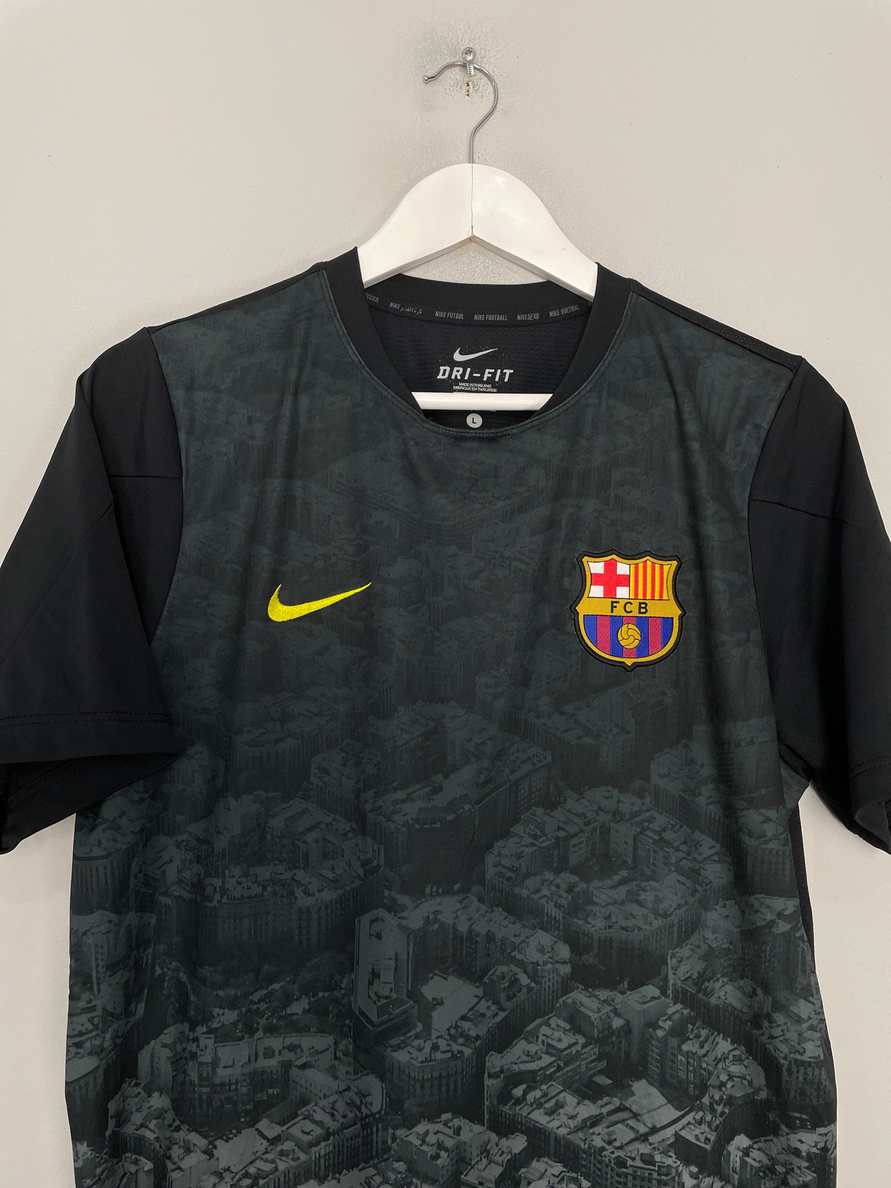 Shop 2013/14 BARCELONA TRAINING SHIRT (L) NIKE, classic football shirts, vintage football shirts & retro soccer jerseys at Cult Kits