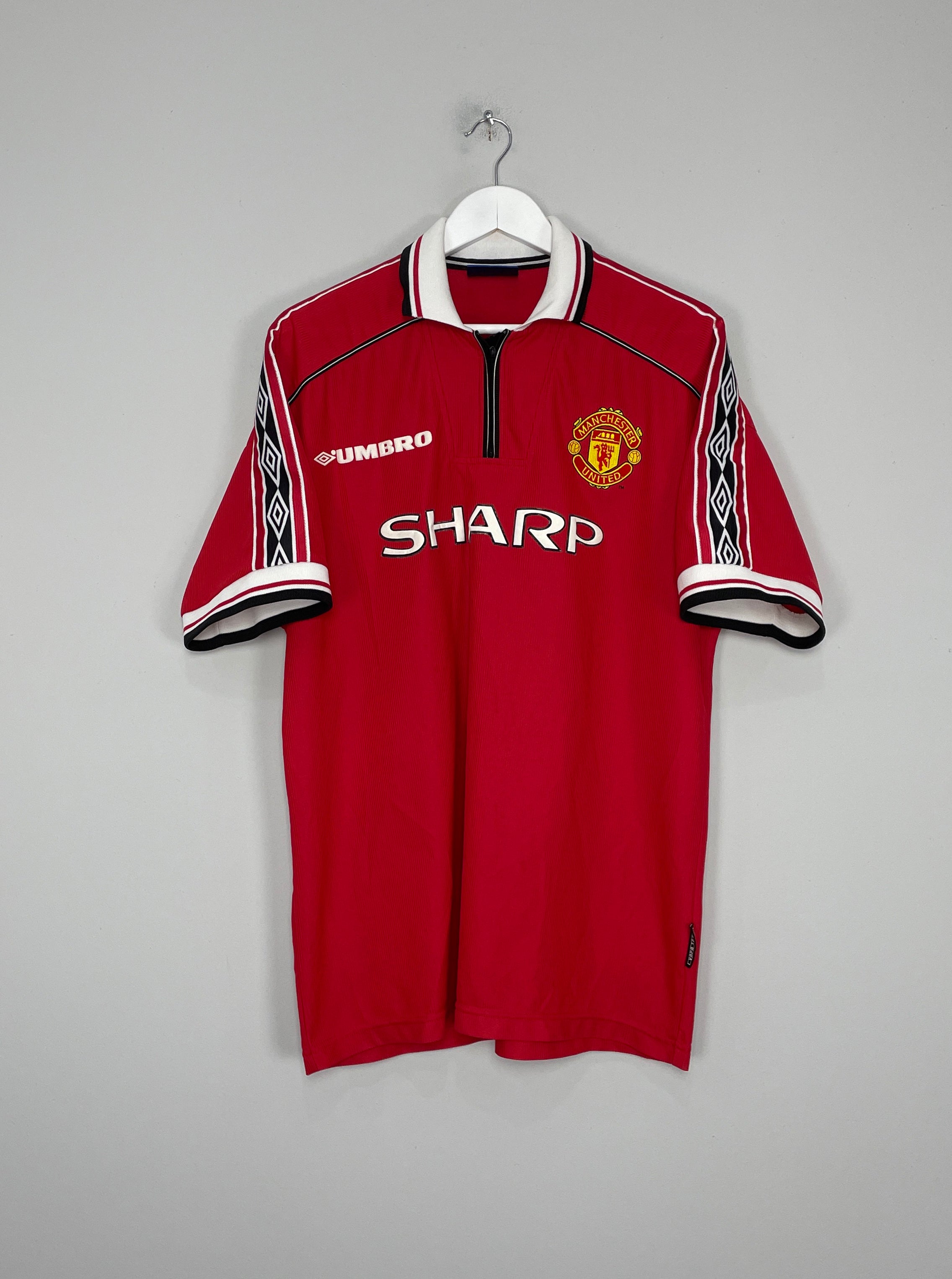 Shop 1998/00 MANCHESTER UNITED HOME SHIRT (XL) UMBRO, classic football shirts, vintage football shirts & retro soccer jerseys at Cult Kits