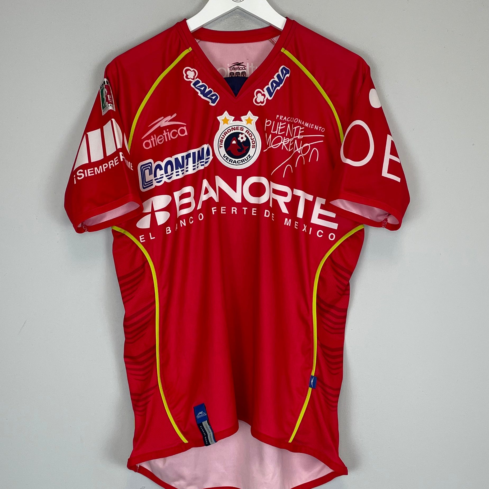 Shop 2006 TIBURONES VERACRUZ HOME SHIRT (M) ATLETICA, classic football shirts, vintage football shirts & retro soccer jerseys at Cult Kits