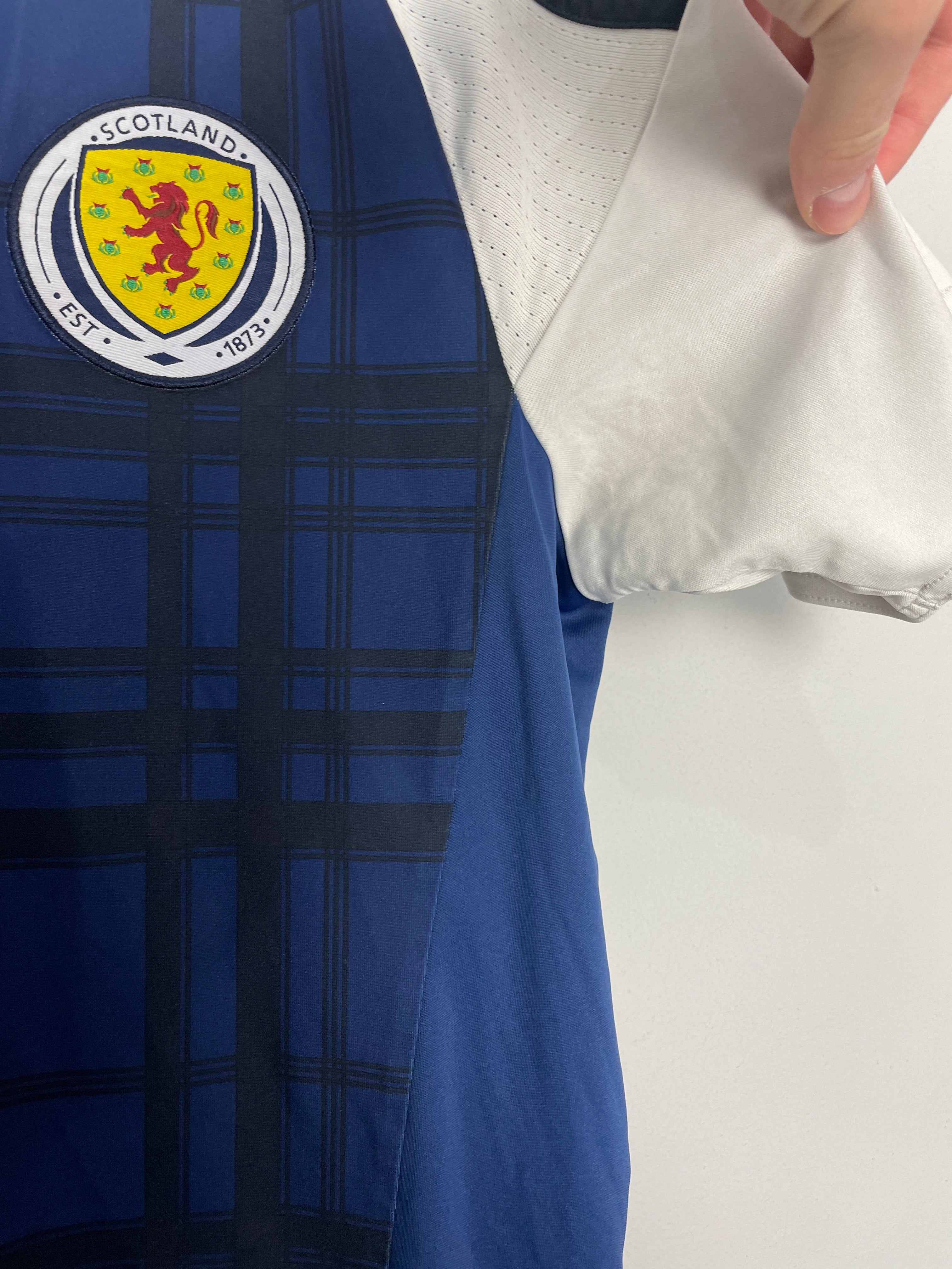 Shop 2016/17 SCOTLAND HOME SHIRT (M) ADIDAS, classic football shirts, vintage football shirts & retro soccer jerseys at Cult Kits