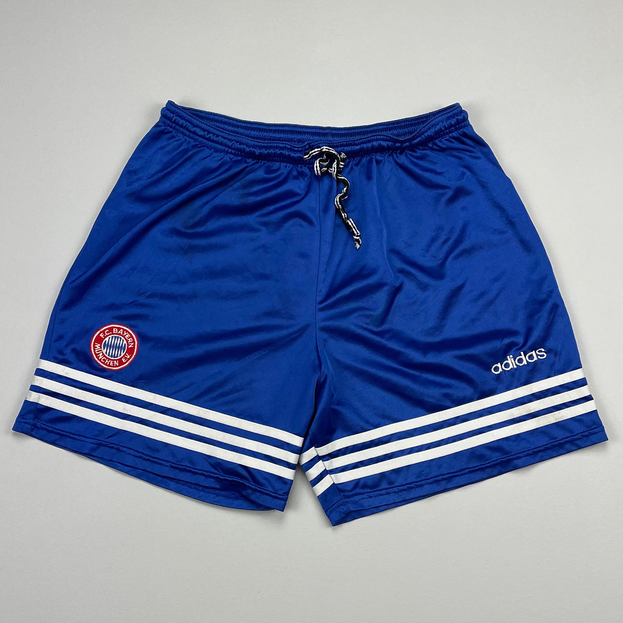Shop 1995/97 BAYERN MUNICH HOME SHORTS (XXL) ADIDAS, classic football shirts, vintage football shirts & retro soccer jerseys at Cult Kits