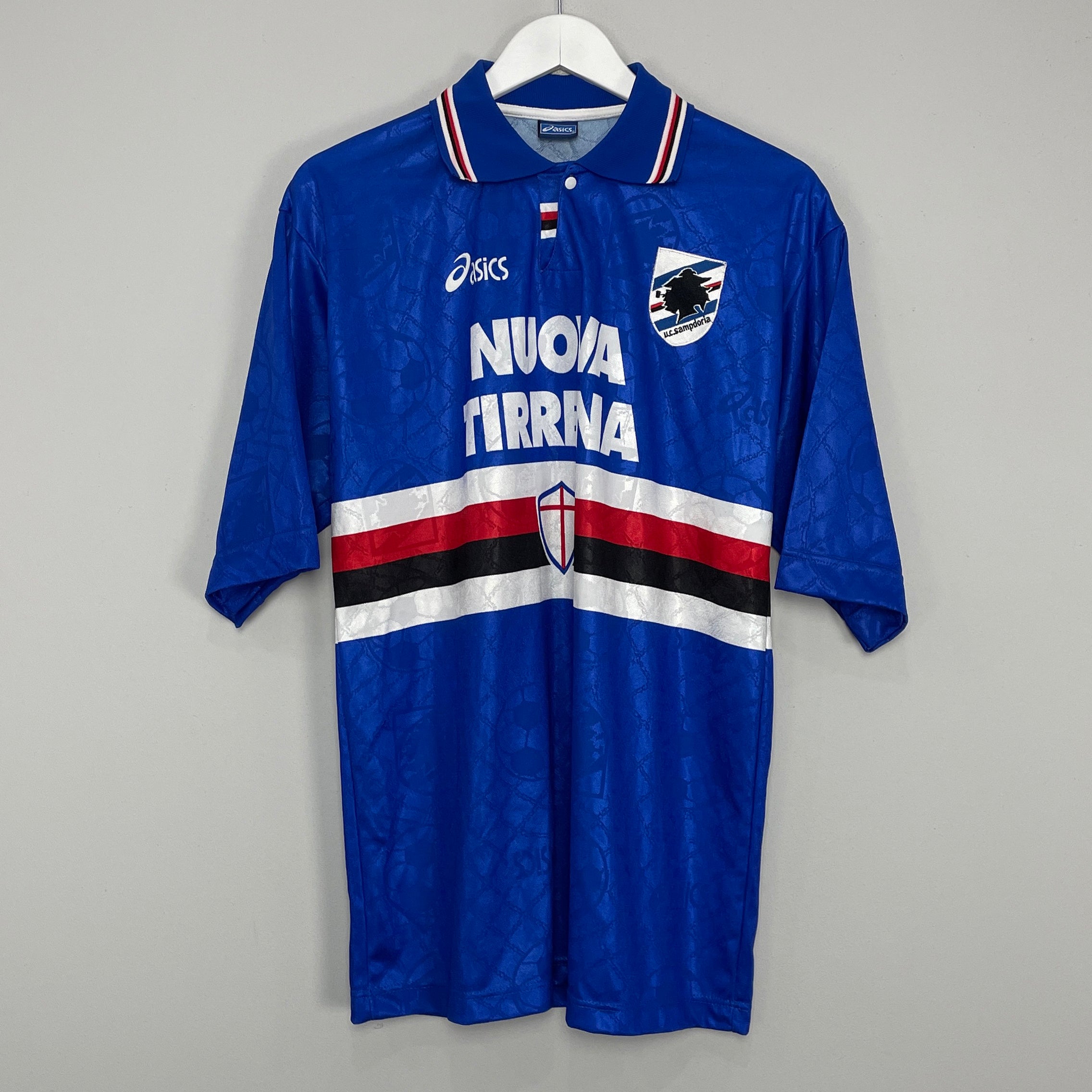 Shop 1995/96 SAMPDORIA HOME SHIRT (L) ASICS, classic football shirts, vintage football shirts & retro soccer jerseys at Cult Kits