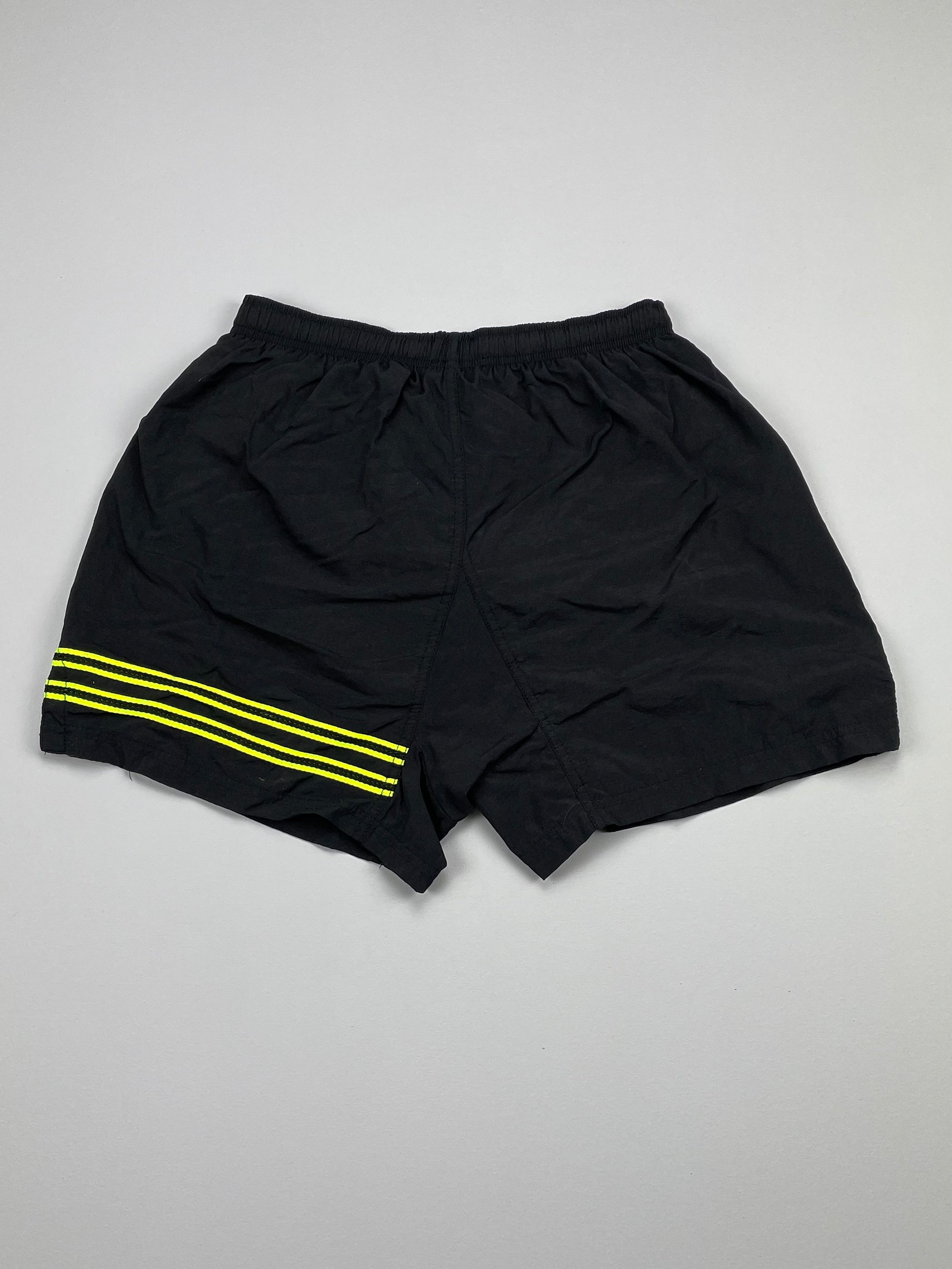 Shop 1996/97 DORTMUND HOME SHORTS (M) NIKE, classic football shirts, vintage football shirts & retro soccer jerseys at Cult Kits