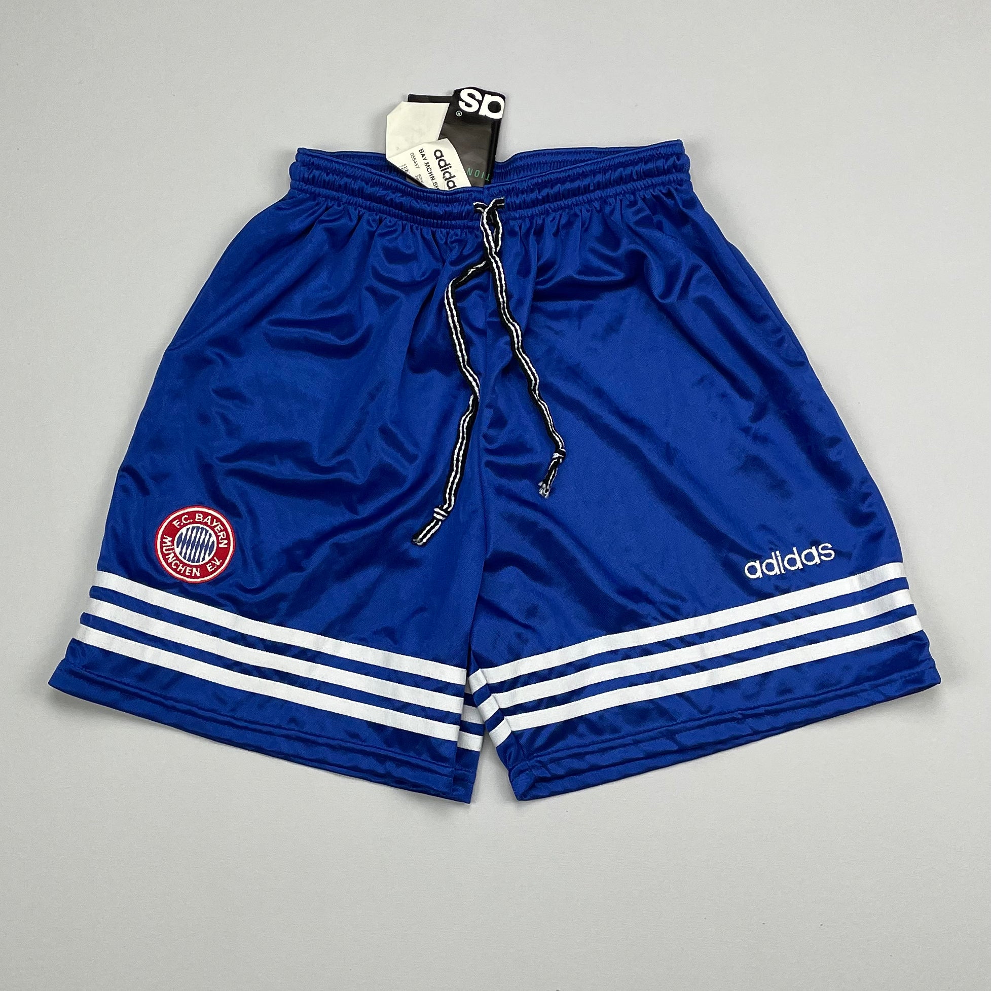 Shop 1995/97 BAYERN MUNICH *BNWT* HOME SHORTS (XL) ADIDAS, classic football shirts, vintage football shirts & retro soccer jerseys at Cult Kits