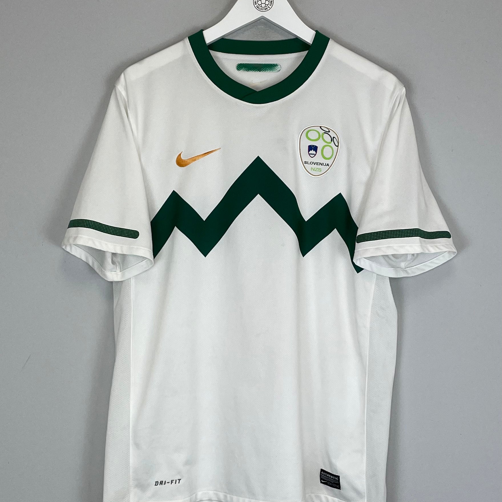 Shop 2010/11 SLOVENIA AWAY SHIRT (L) NIKE, classic football shirts, vintage football shirts & retro soccer jerseys at Cult Kits