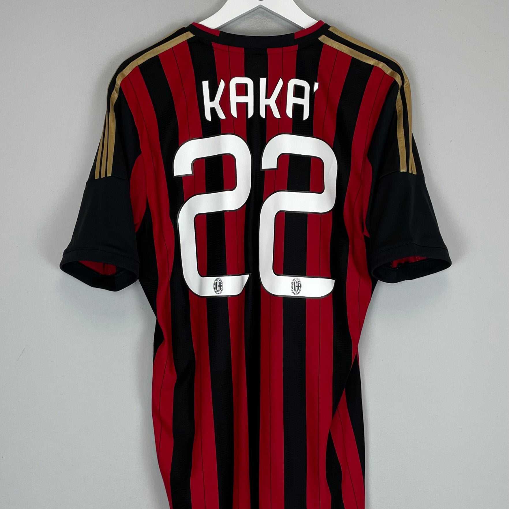 Shop 2013/14 AC MILAN KAKA #22 HOME SHIRT (L) ADIDAS, classic football shirts, vintage football shirts & retro soccer jerseys at Cult Kits