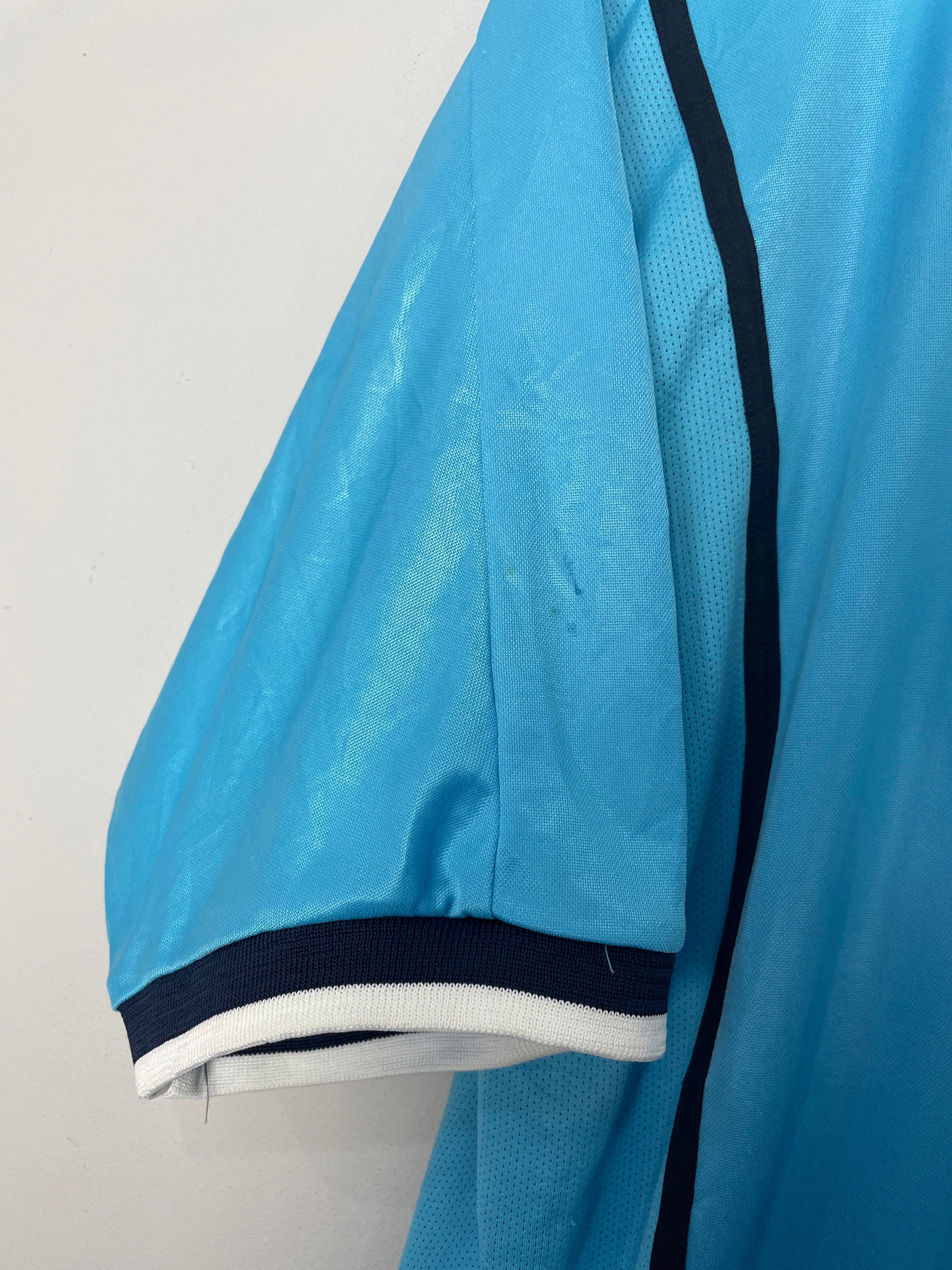 Shop 2000/01 1860 MUNICH HOME SHIRT (XL) NIKE, classic football shirts, vintage football shirts & retro soccer jerseys at Cult Kits