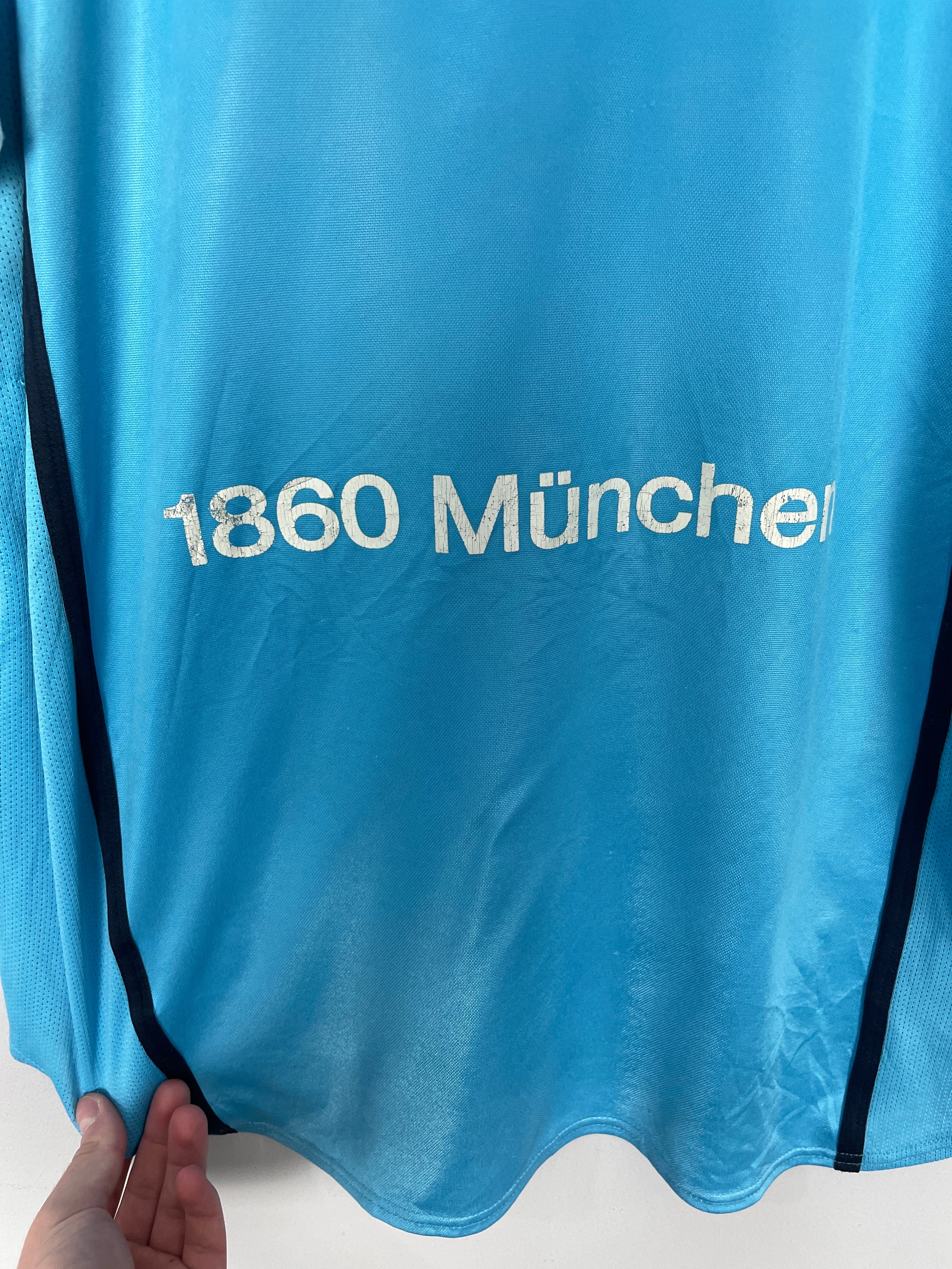 Shop 2000/01 1860 MUNICH HOME SHIRT (XL) NIKE, classic football shirts, vintage football shirts & retro soccer jerseys at Cult Kits