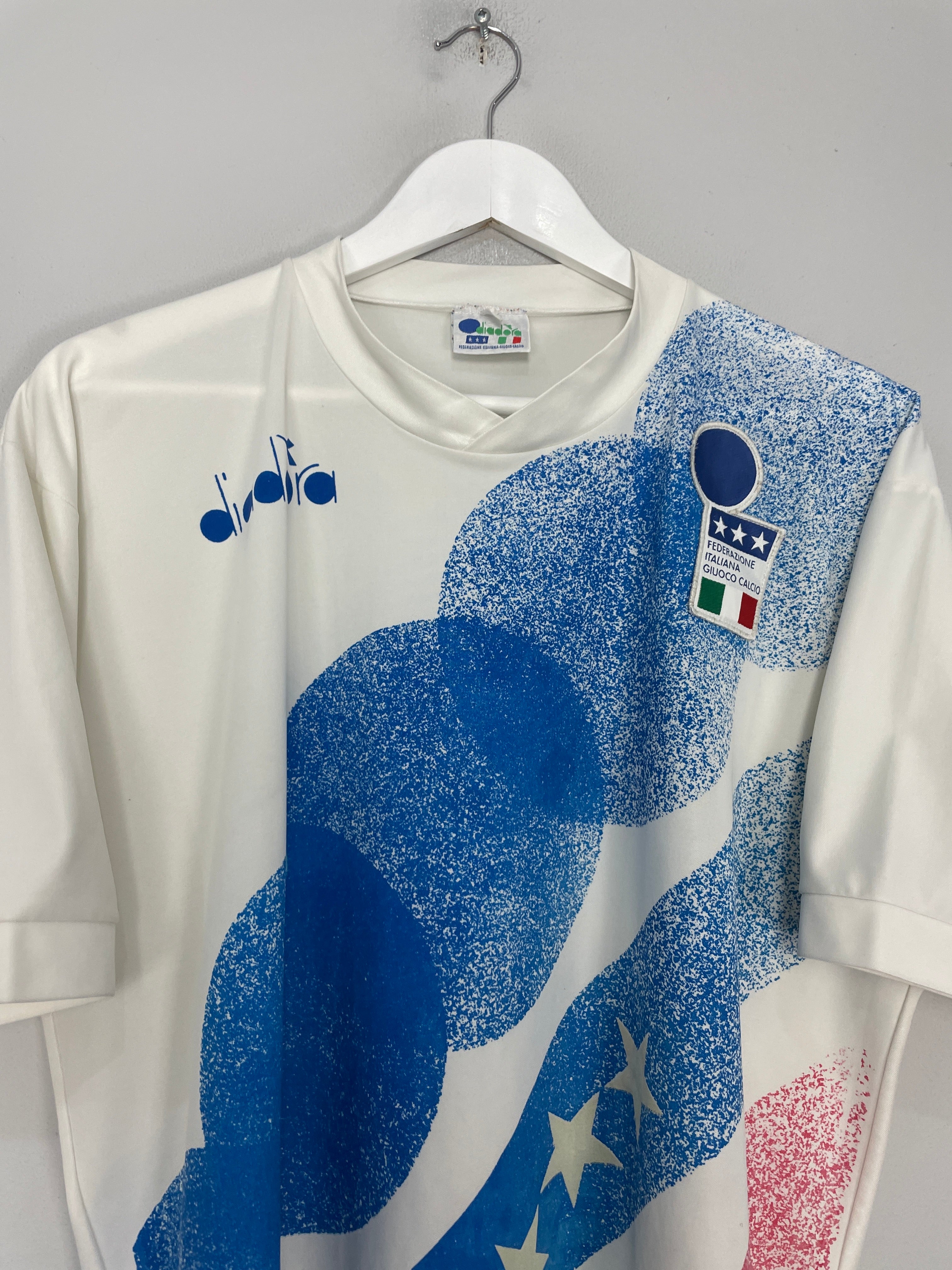 Shop 1992/94 ITALY TRAINING SHIRT (L) DIADORA, classic football shirts, vintage football shirts & retro soccer jerseys at Cult Kits
