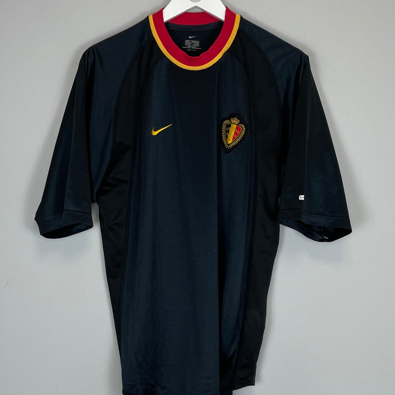 Shop 2000/02 BELGIUM AWAY SHIRT (L) NIKE, classic football shirts, vintage football shirts & retro soccer jerseys at Cult Kits