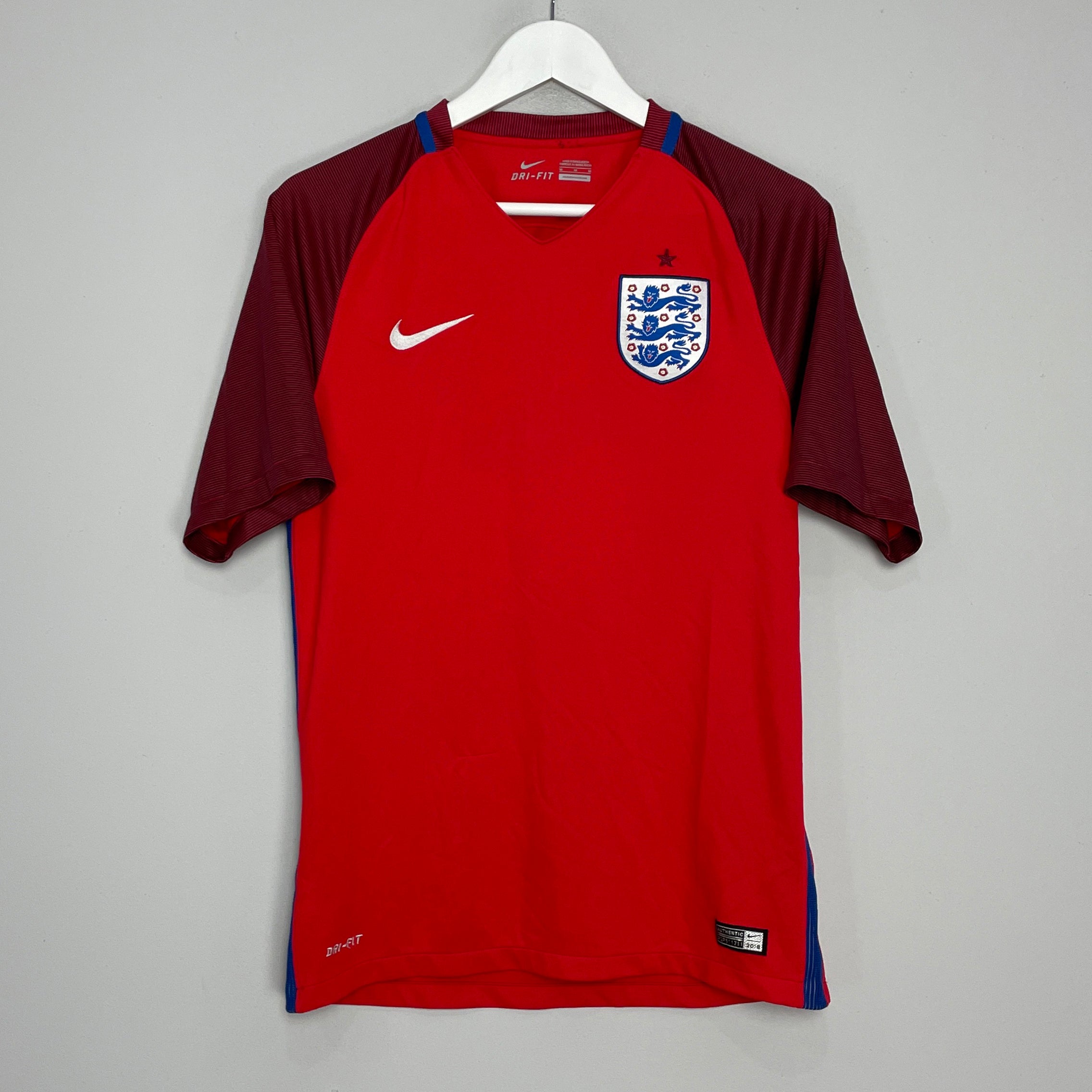 Shop 2016/17 ENGLAND AWAY SHIRT (M) NIKE, classic football shirts, vintage football shirts & retro soccer jerseys at Cult Kits