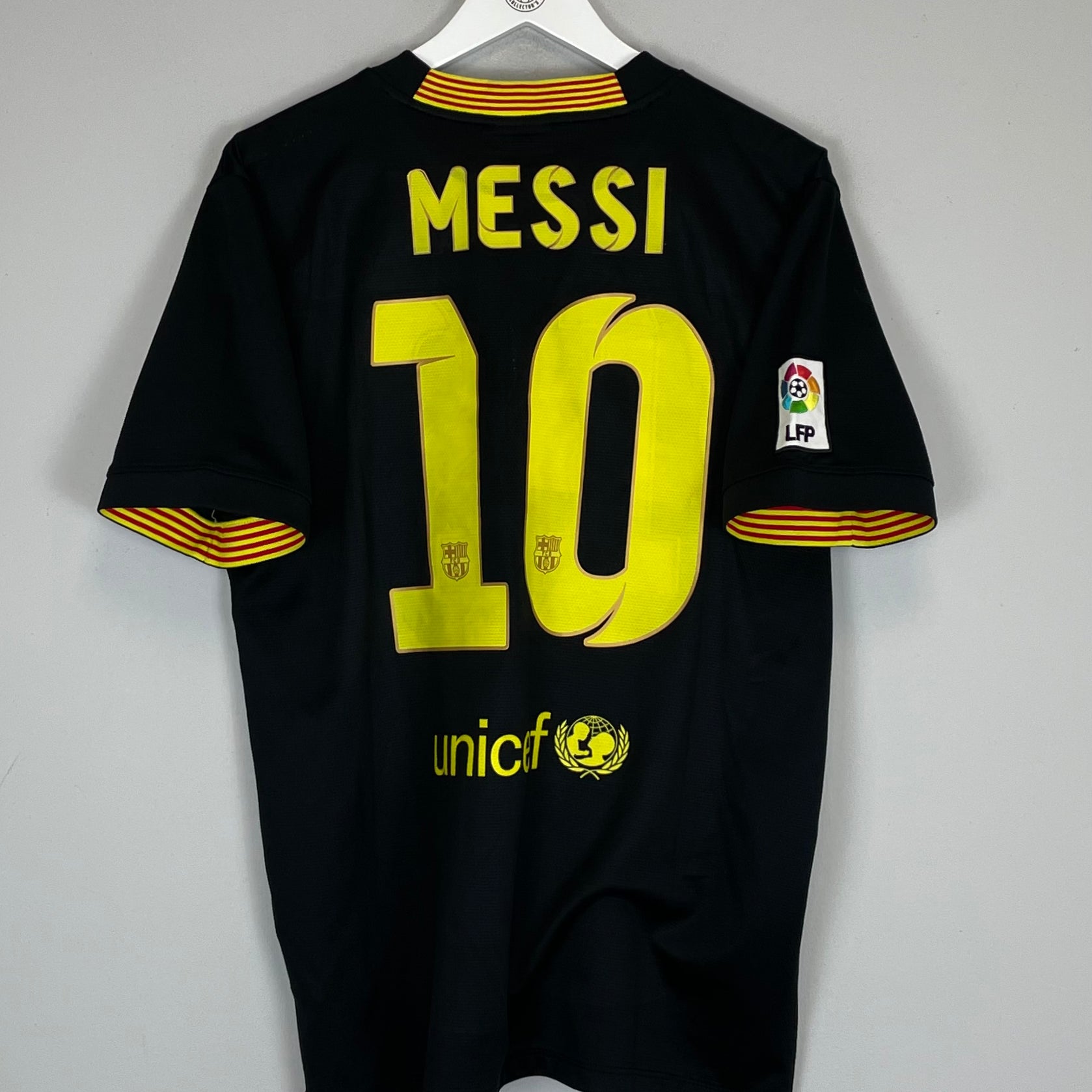Shop 2013/14 BARCELONA MESSI #10 THIRD SHIRT (L) NIKE, classic football shirts, vintage football shirts & retro soccer jerseys at Cult Kits