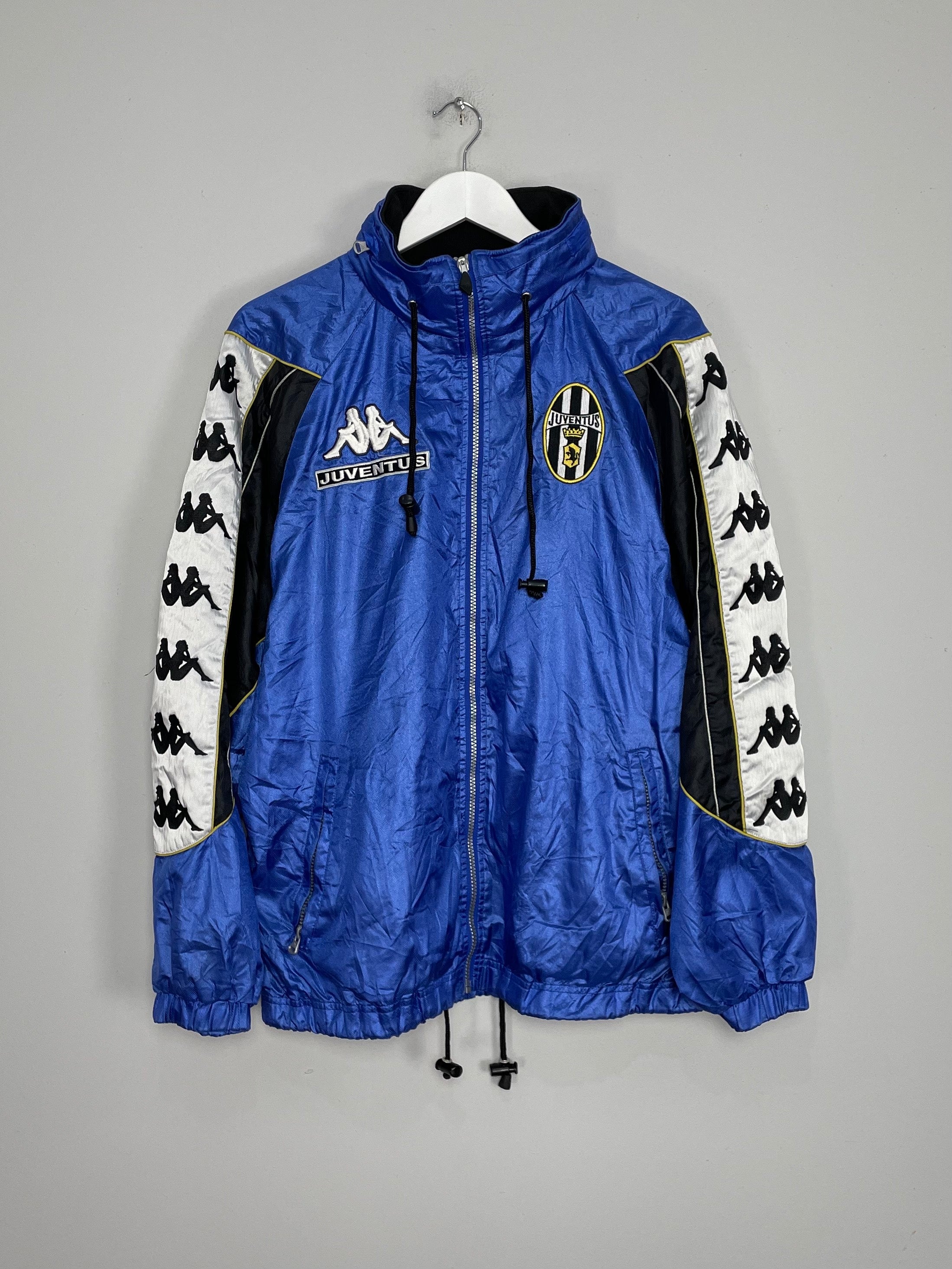 Shop 1997/98 JUVENTUS TRAINING JACKET (M) KAPPA, classic football shirts, vintage football shirts & retro soccer jerseys at Cult Kits