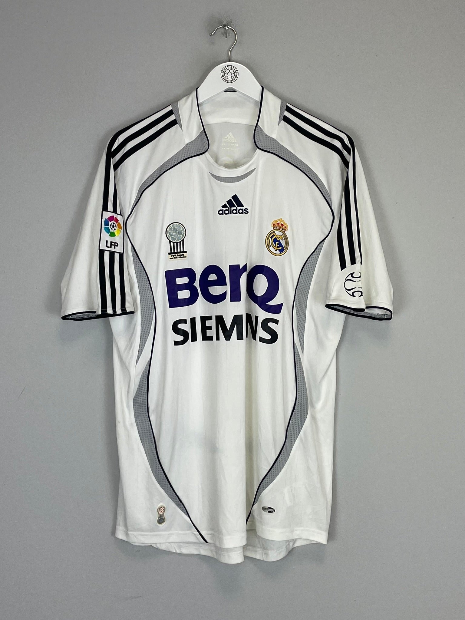 2006/07 Real Madrid Ronaldo #9 home shirt by Adidas, size large, in very good condition, perfect for vintage football shirts collectors.