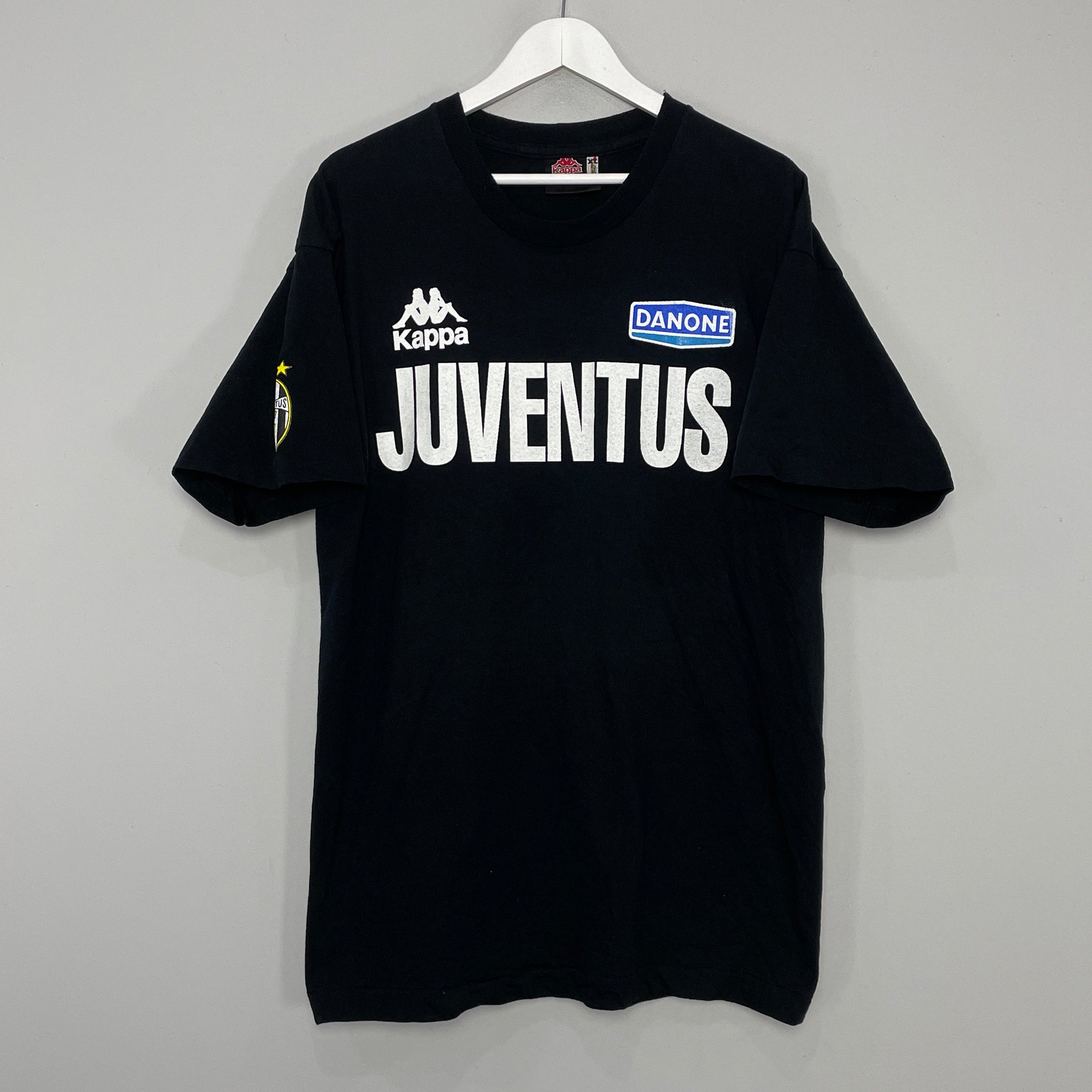 Shop 1995/96 JUVENTUS TRAINING T-SHIRT (XL) KAPPA, classic football shirts, vintage football shirts & retro soccer jerseys at Cult Kits