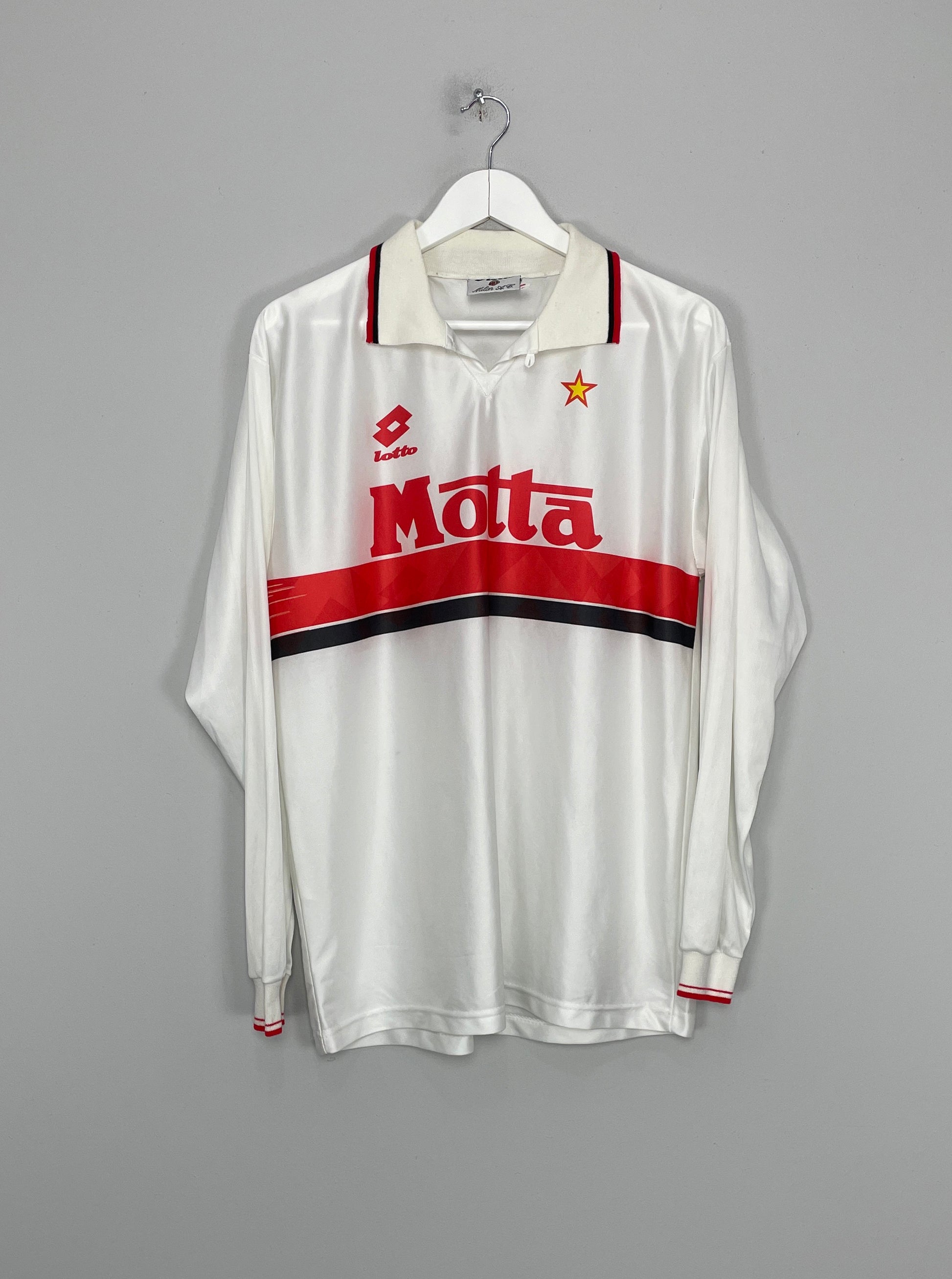 Image of the AC Milan shirt from the 1993/94 season