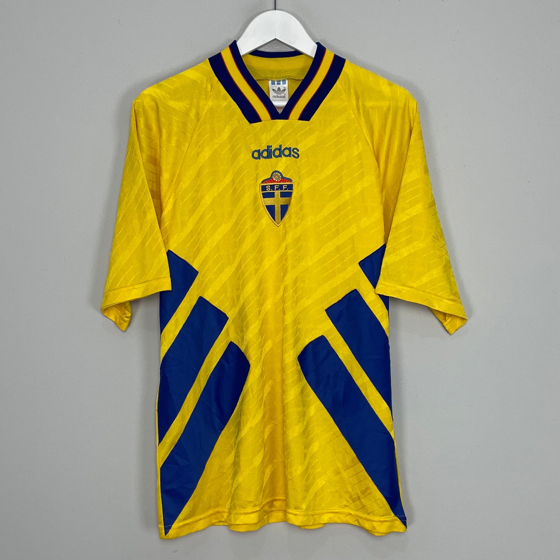 Shop 1994/95 SWEDEN HOME SHIRT (L) ADIDAS, classic football shirts, vintage football shirts & retro soccer jerseys at Cult Kits