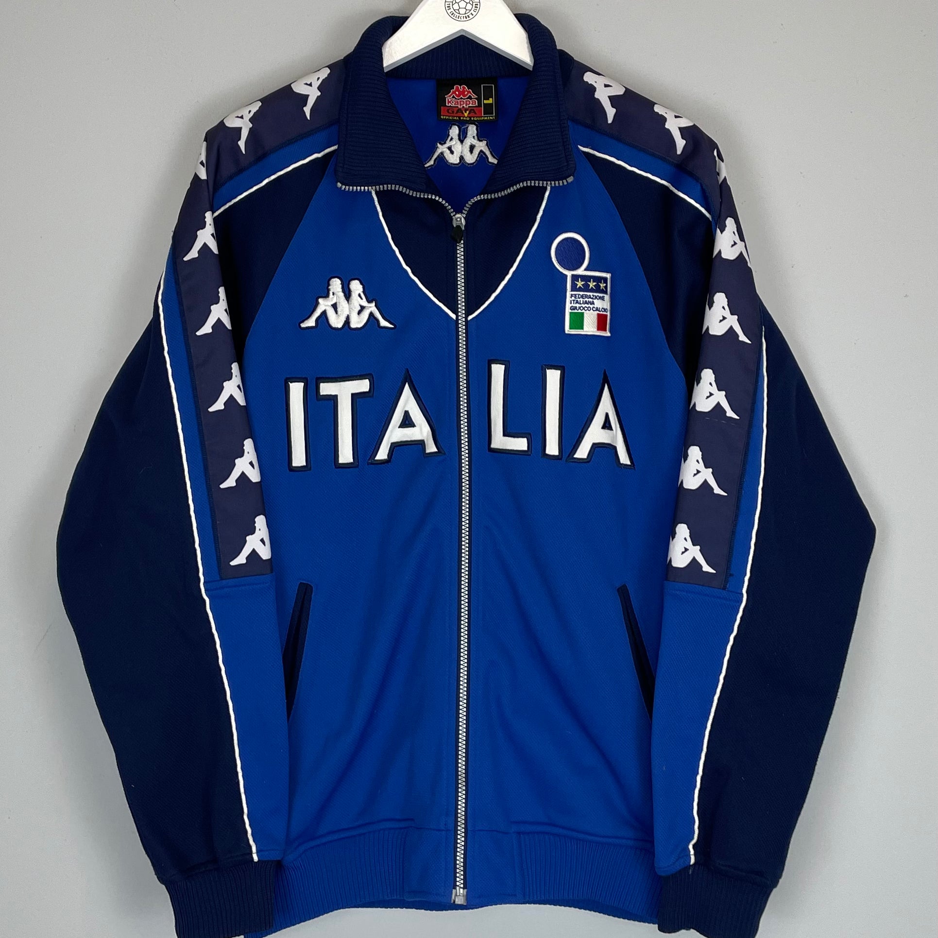 Shop 2000/01 ITALY TRACK JACKET (L) NIKE, classic football shirts, vintage football shirts & retro soccer jerseys at Cult Kits