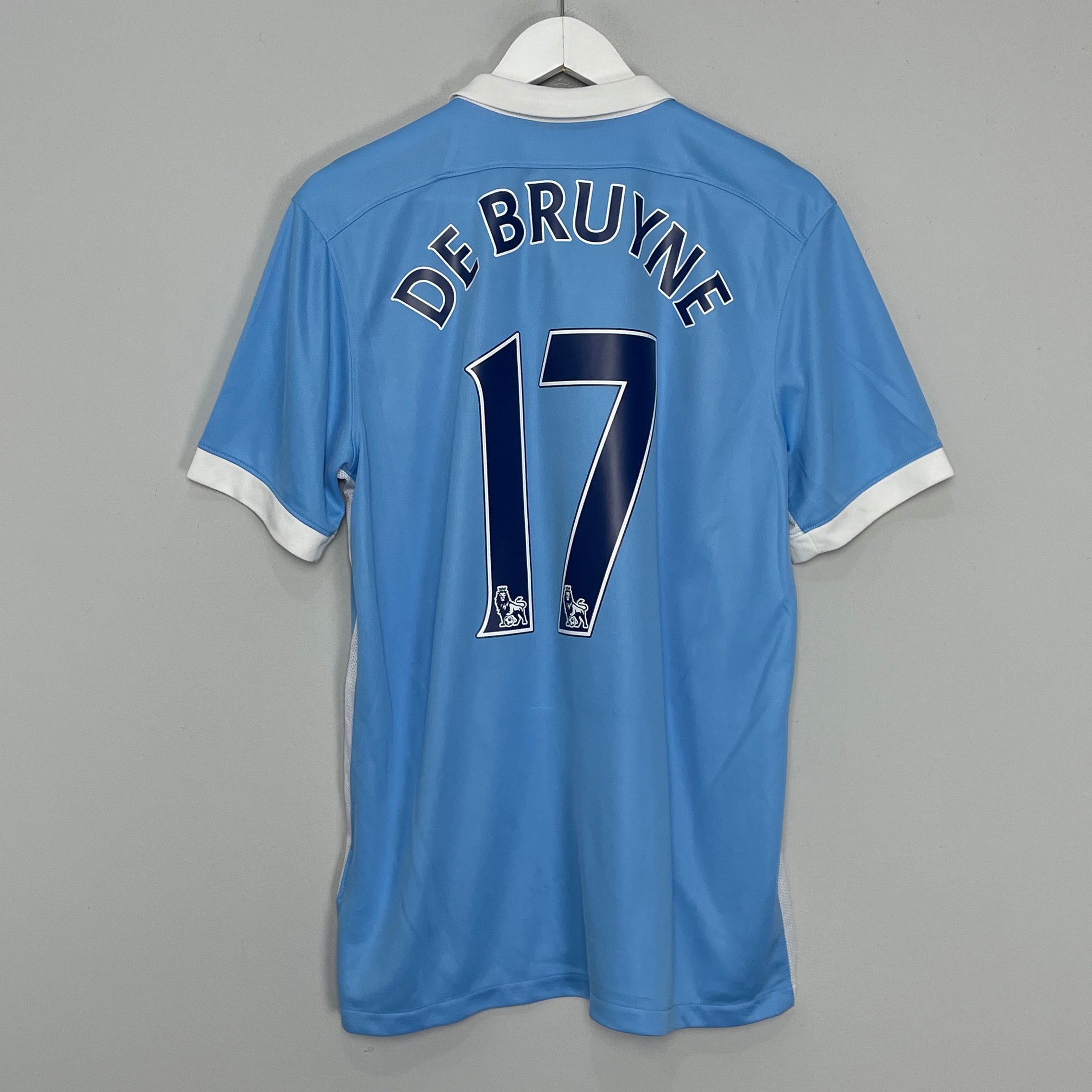 Shop 2015/16 MANCHESTER CITY DE BRUYNE #17 HOME SHIRT (L) NIKE, classic football shirts, vintage football shirts & retro soccer jerseys at Cult Kits