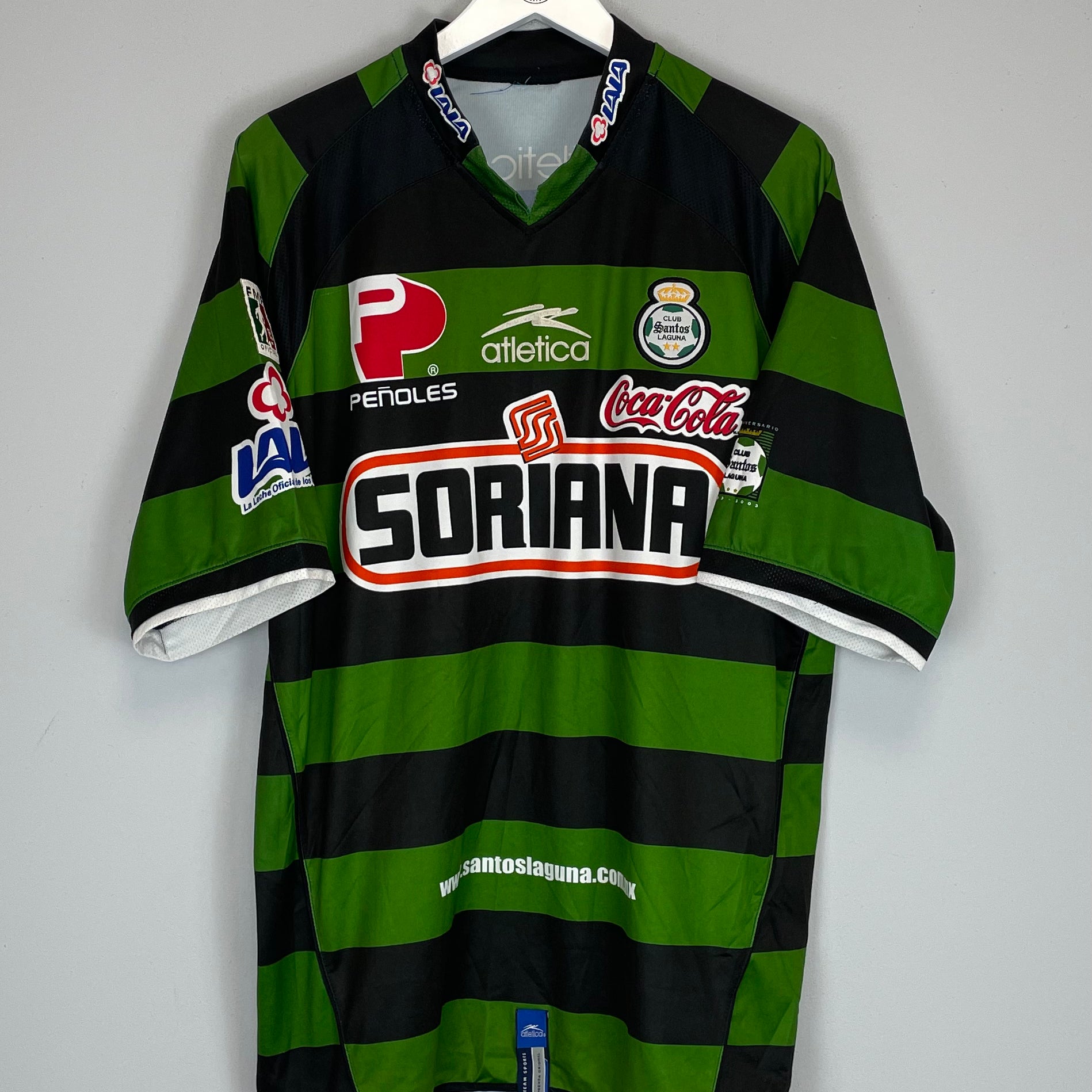 Shop 2002/03 SANTOS LAGUNA AWAY SHIRT (XL) ATLETICA, classic football shirts, vintage football shirts & retro soccer jerseys at Cult Kits