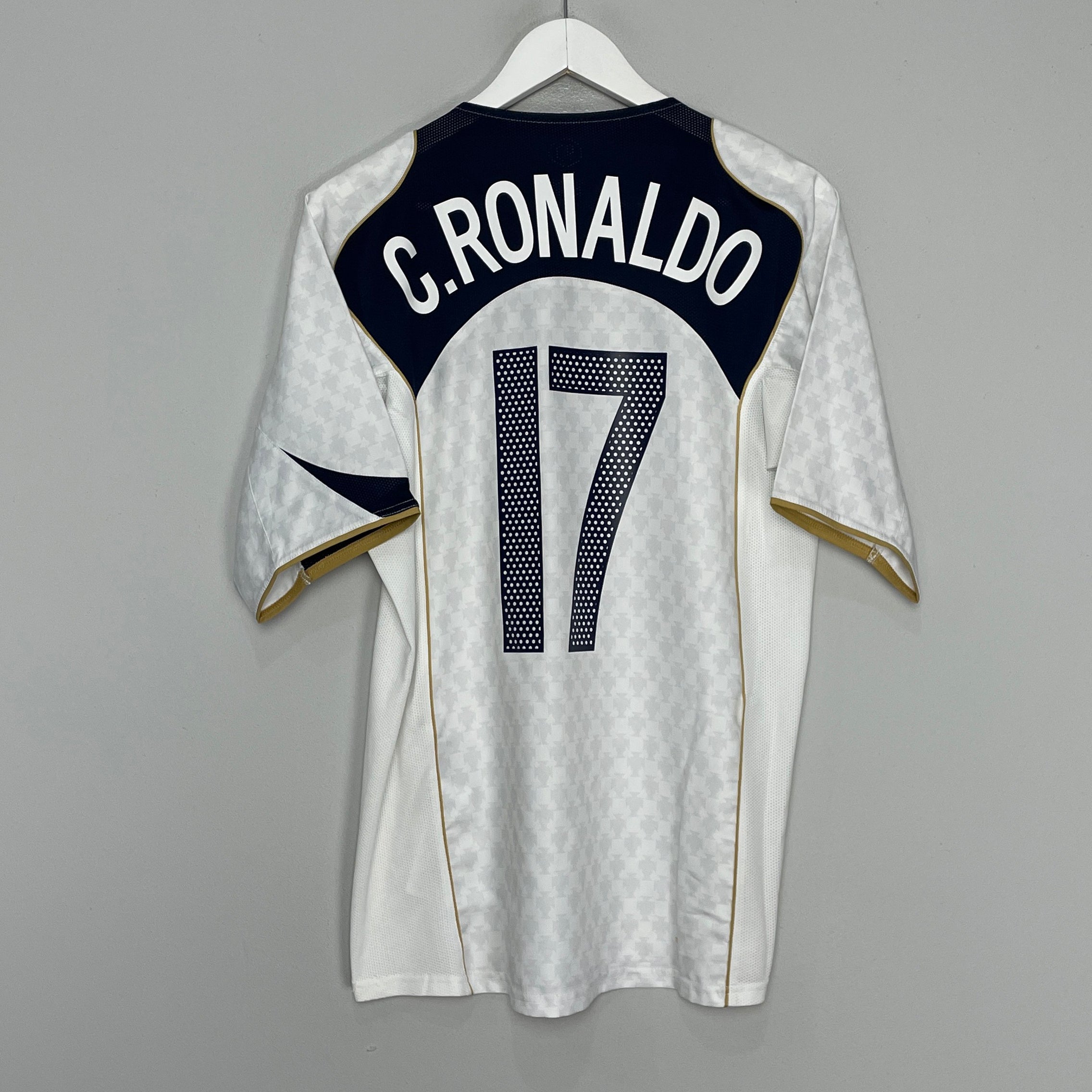Shop 2004/06 PORTUGAL C.RONALDO #17 AWAY SHIRT (M) NIKE, classic football shirts, vintage football shirts & retro soccer jerseys at Cult Kits