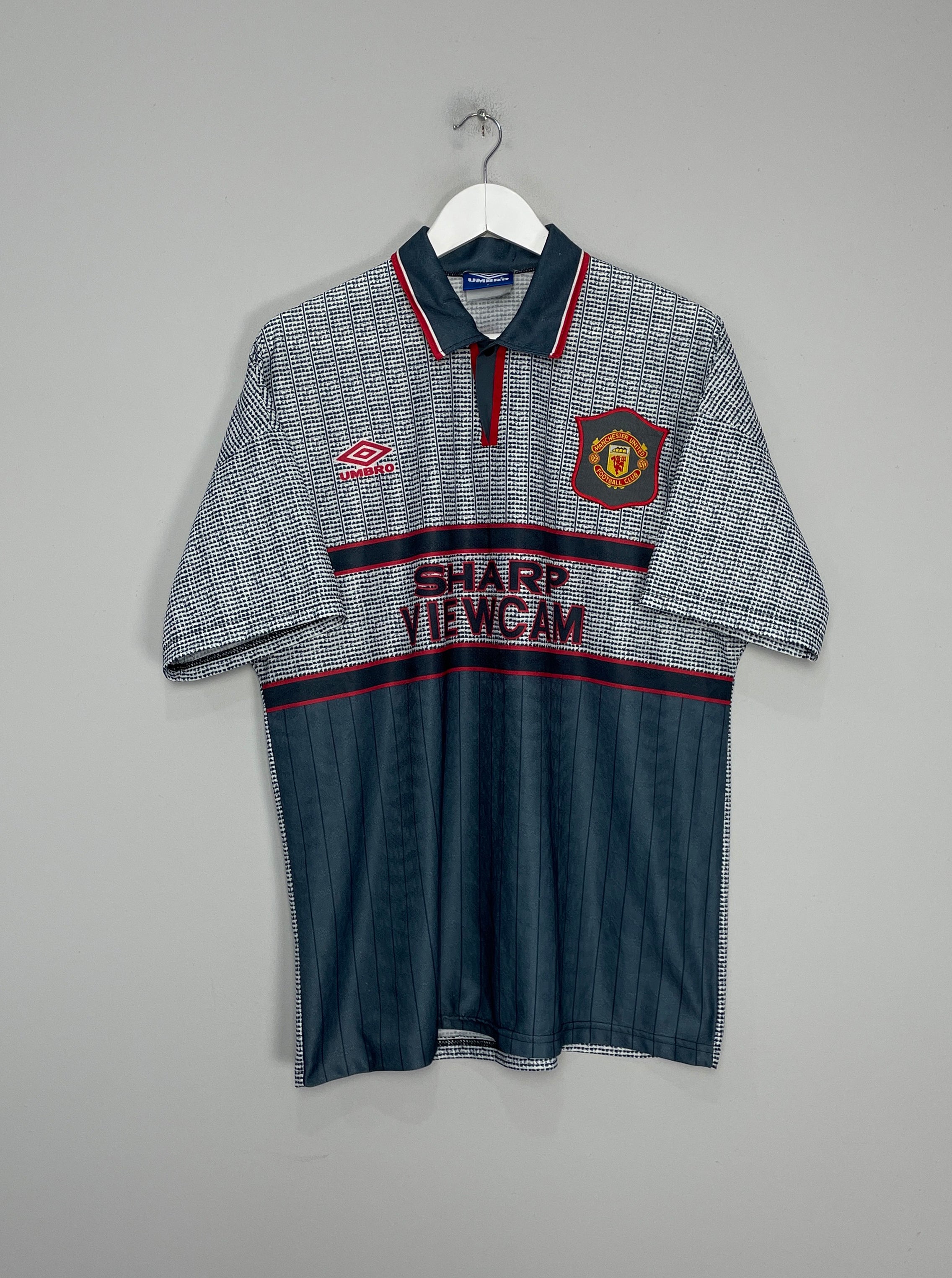 Shop 1995/96 MANCHESTER UNITED KEANE #16 AWAY SHIRT (L) UMBRO, classic football shirts, vintage football shirts & retro soccer jerseys at Cult Kits