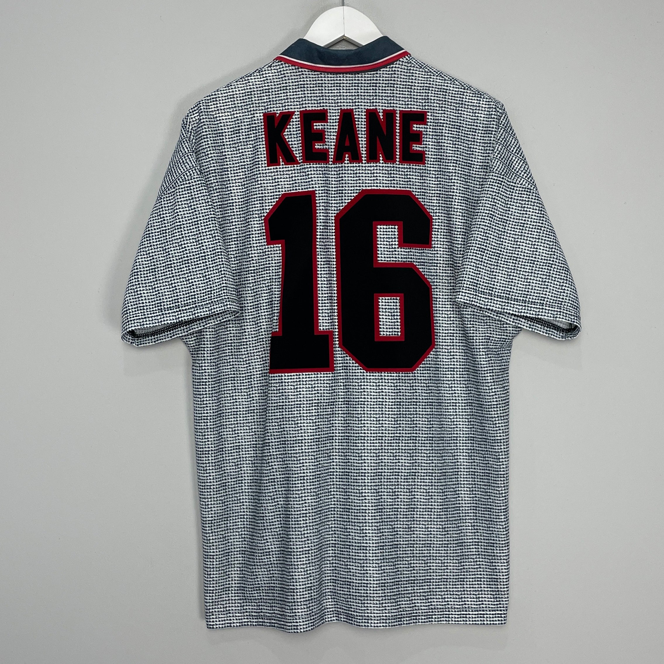 Shop 1995/96 MANCHESTER UNITED KEANE #16 AWAY SHIRT (L) UMBRO, classic football shirts, vintage football shirts & retro soccer jerseys at Cult Kits