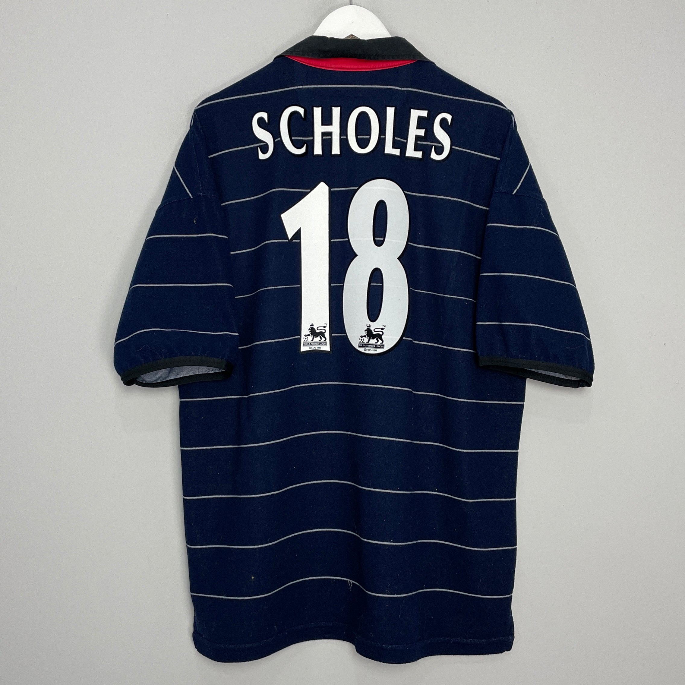 Shop 1999/00 MANCHESTER UNITED SCHOLES #18 AWAY SHIRT (XL) UMBRO, classic football shirts, vintage football shirts & retro soccer jerseys at Cult Kits