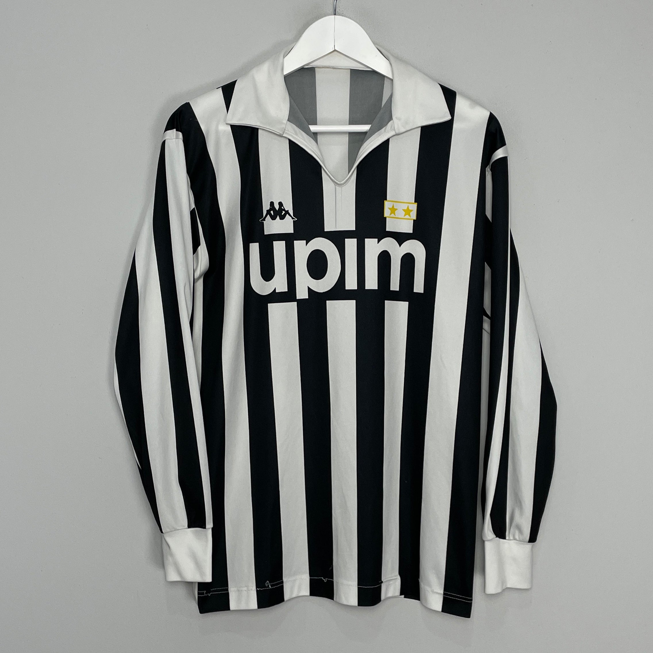 Shop 1989/90 JUVENTUS #11 L/S HOME SHIRT (M) KAPPA, classic football shirts, vintage football shirts & retro soccer jerseys at Cult Kits