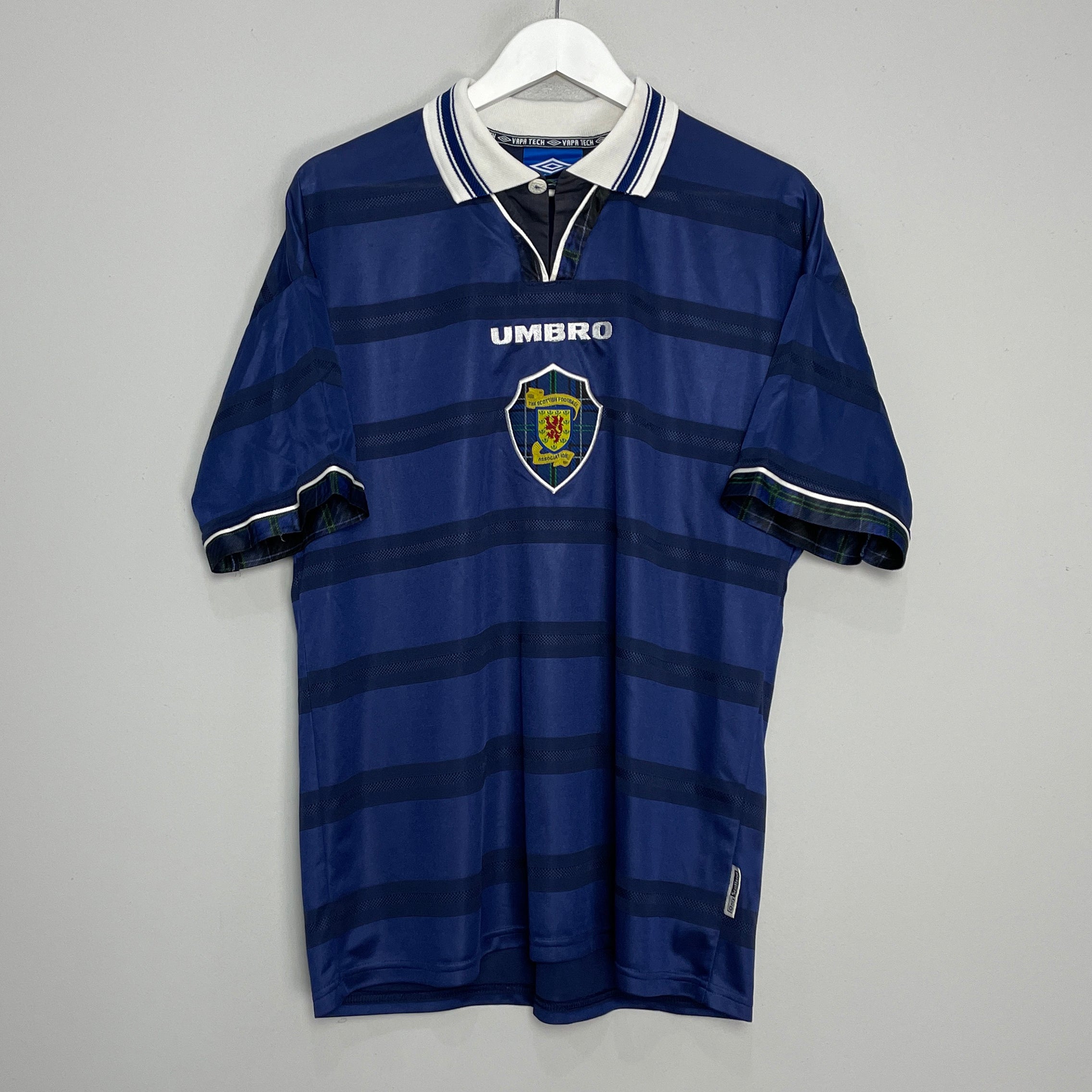 Shop 1998/00 SCOTLAND HOME SHIRT (L) UMBRO, classic football shirts, vintage football shirts & retro soccer jerseys at Cult Kits