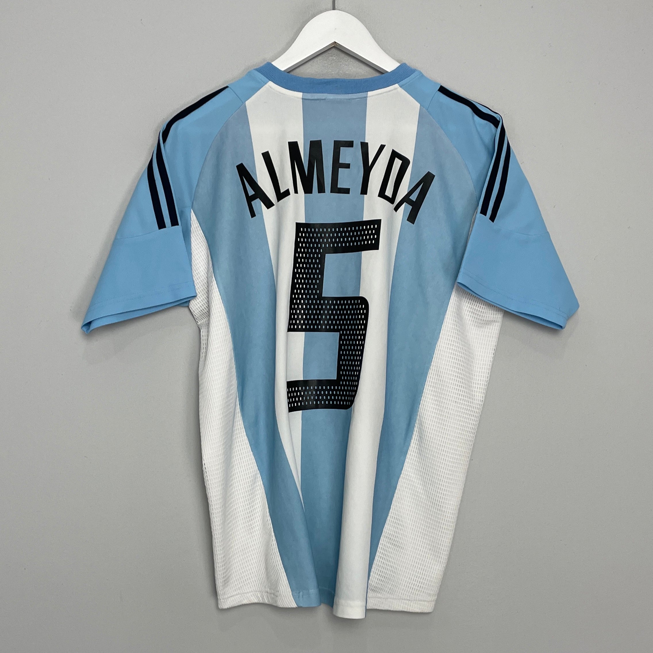 Shop 2002/04 ARGENTINA ALMEYDA #5 HOME SHIRT (M) ADIDAS, classic football shirts, vintage football shirts & retro soccer jerseys at Cult Kits