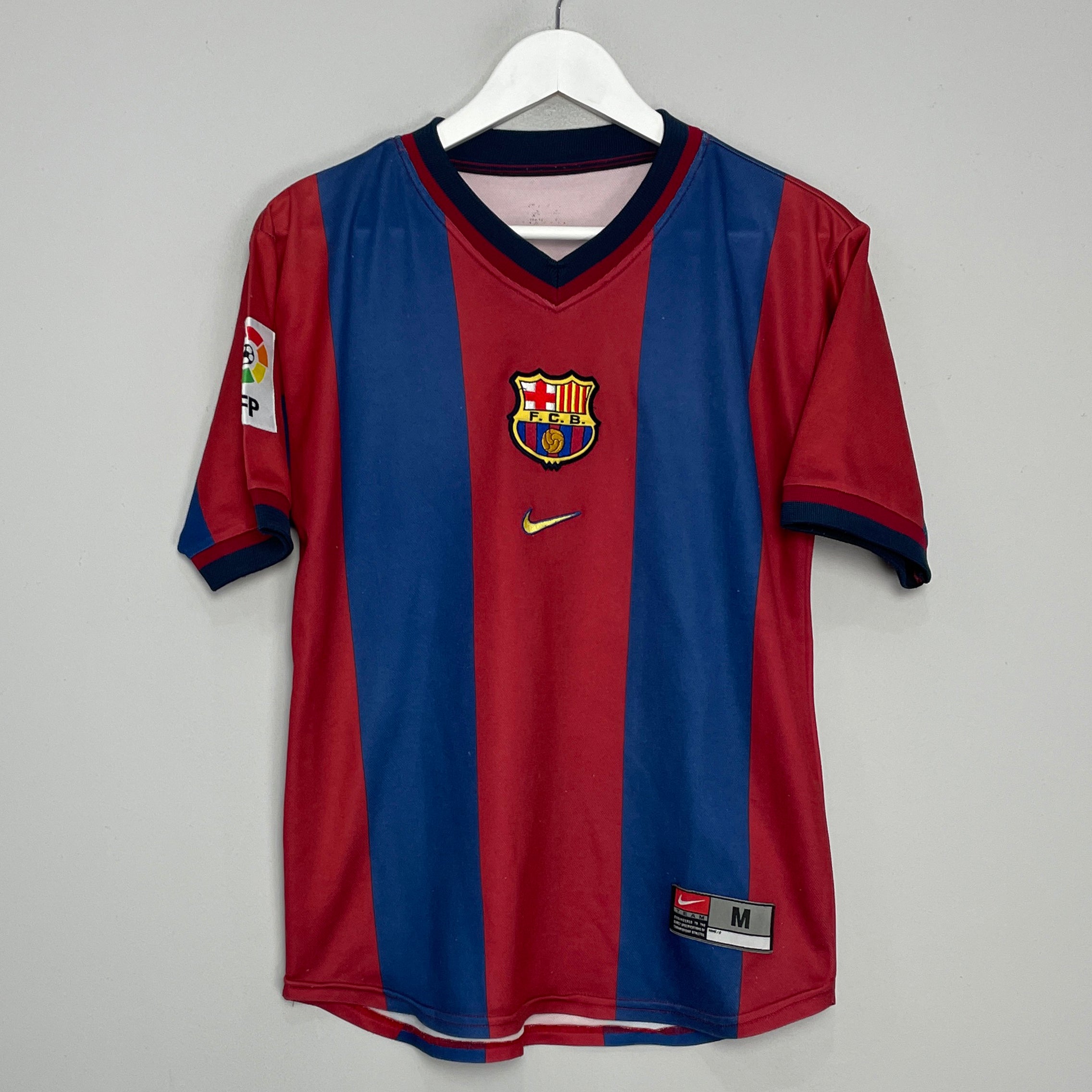 Shop 1998/00 BARCELONA HOME SHIRT (M) NIKE, classic football shirts, vintage football shirts & retro soccer jerseys at Cult Kits
