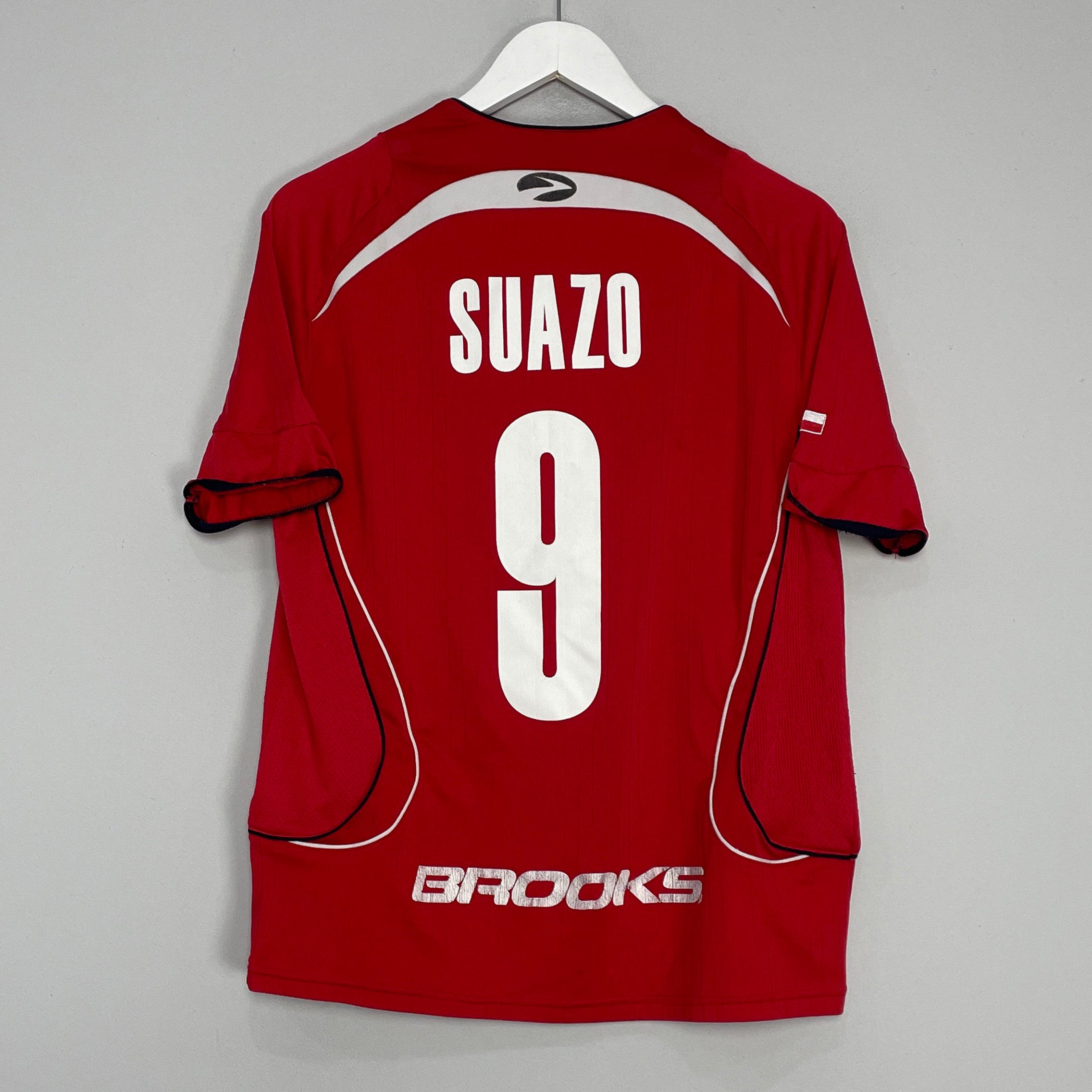 Shop 2007/09 CHILE SUAZO #9 HOME SHIRT (S) BROOKS, classic football shirts, vintage football shirts & retro soccer jerseys at Cult Kits