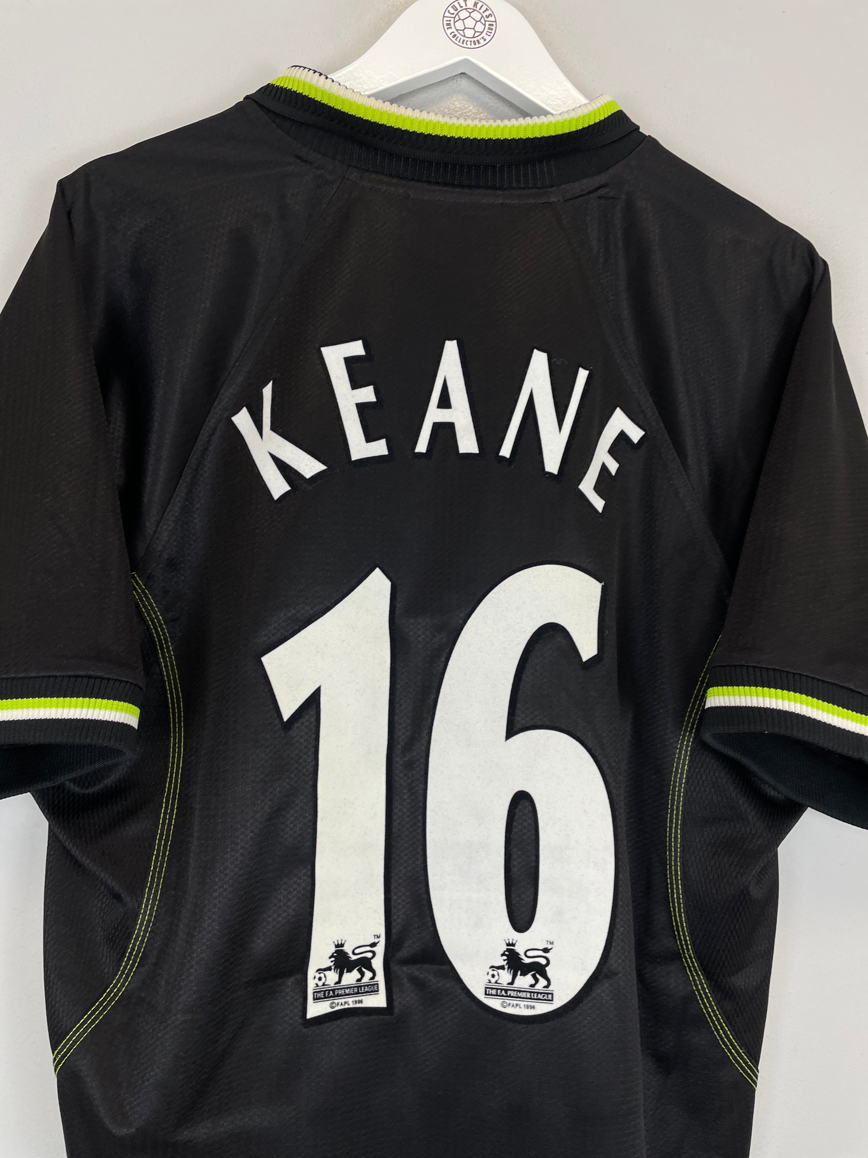 Shop 1998/99 MANCHESTER UNITED KEANE #16 THIRD SHIRT (L) UMBRO, classic football shirts, vintage football shirts & retro soccer jerseys at Cult Kits