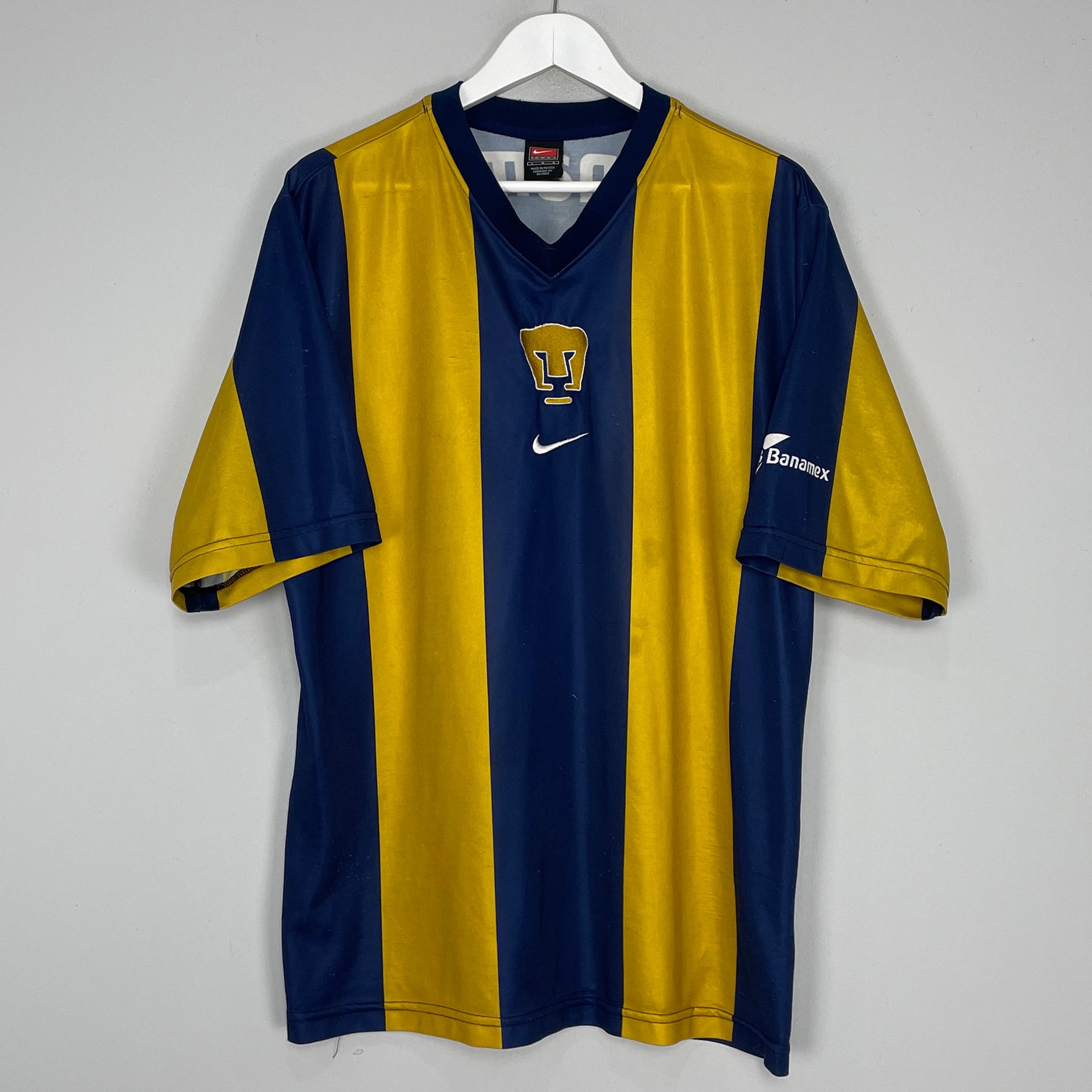 Shop 2000/01 UNAM PUMAS AWAY SHIRT (L) NIKE, classic football shirts, vintage football shirts & retro soccer jerseys at Cult Kits