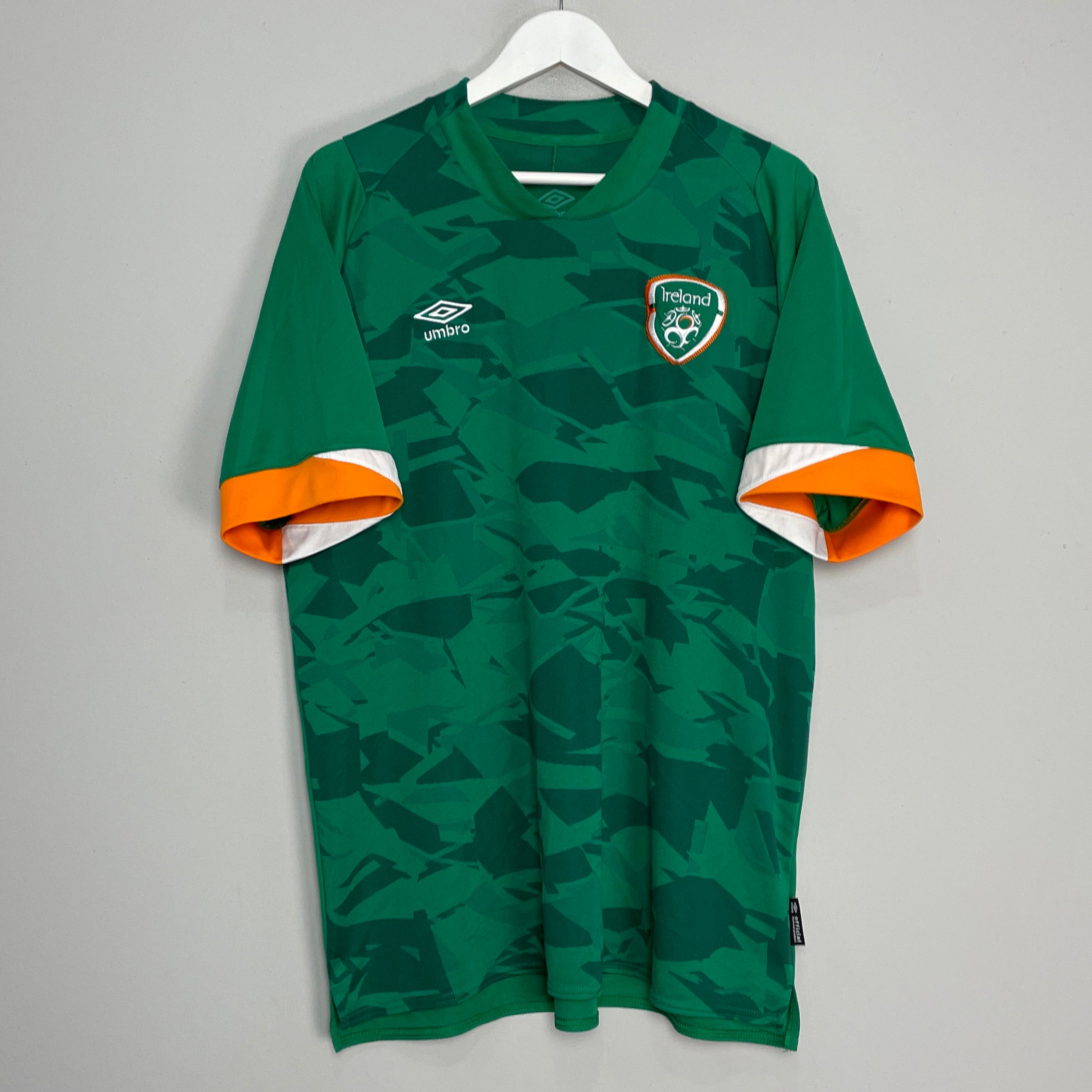 Shop 2022/23 IRELAND HOME SHIRT (XXL) UMBRO, classic football shirts, vintage football shirts & retro soccer jerseys at Cult Kits