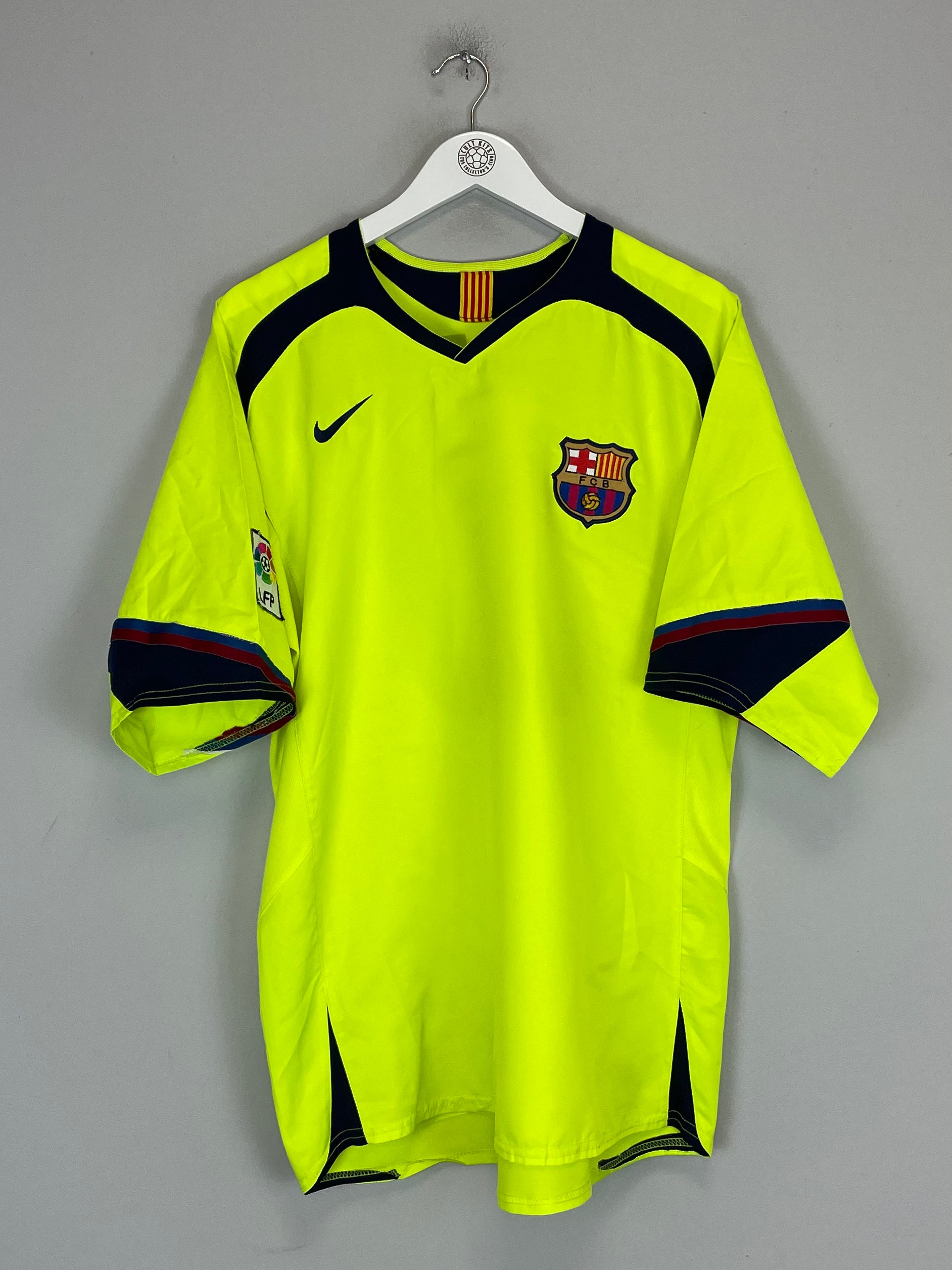Shop 2005/06 BARCELONA RONALDINHO #10 AWAY SHIRT (XL) NIKE, classic football shirts, vintage football shirts & retro soccer jerseys at Cult Kits