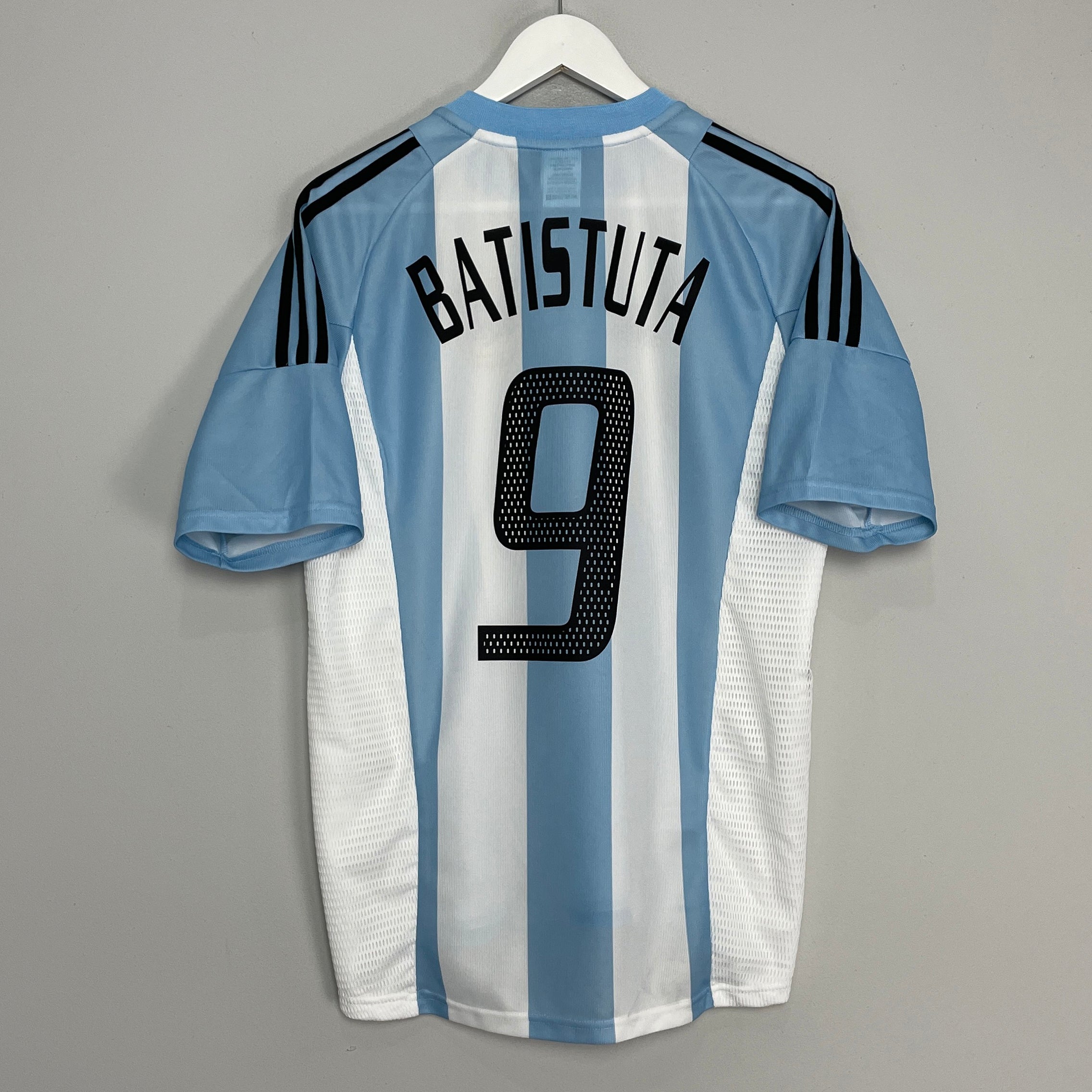Shop 2002/04 ARGENTINA BATISTUTA #9 HOME SHIRT (M) ADIDAS, classic football shirts, vintage football shirts & retro soccer jerseys at Cult Kits