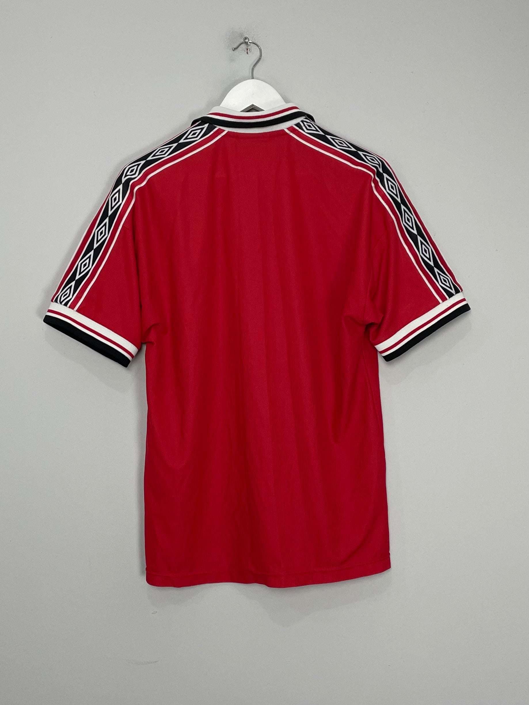 Shop 1998/00 MANCHESTER UNITED HOME SHIRT (L) UMBRO, classic football shirts, vintage football shirts & retro soccer jerseys at Cult Kits