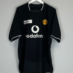 Shop 2003/05 MANCHESTER UNITED KEANE #16 *STAND UP TO RACISM* AWAY SHIRT (XL) NIKE, classic football shirts, vintage football shirts & retro soccer jerseys at Cult Kits