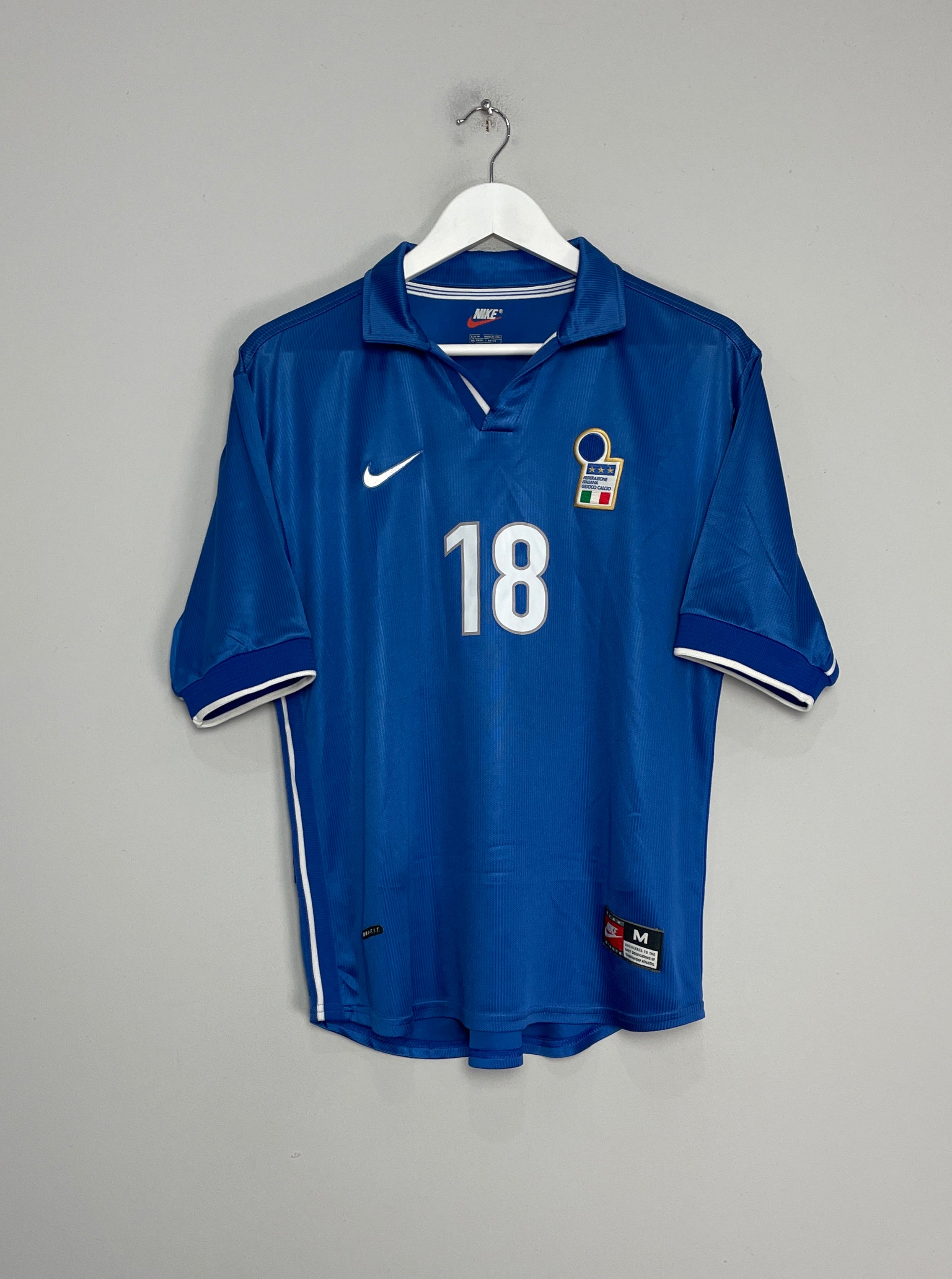 Shop 1997/98 ITALY BAGGIO #18 HOME SHIRT (M) NIKE, classic football shirts, vintage football shirts & retro soccer jerseys at Cult Kits