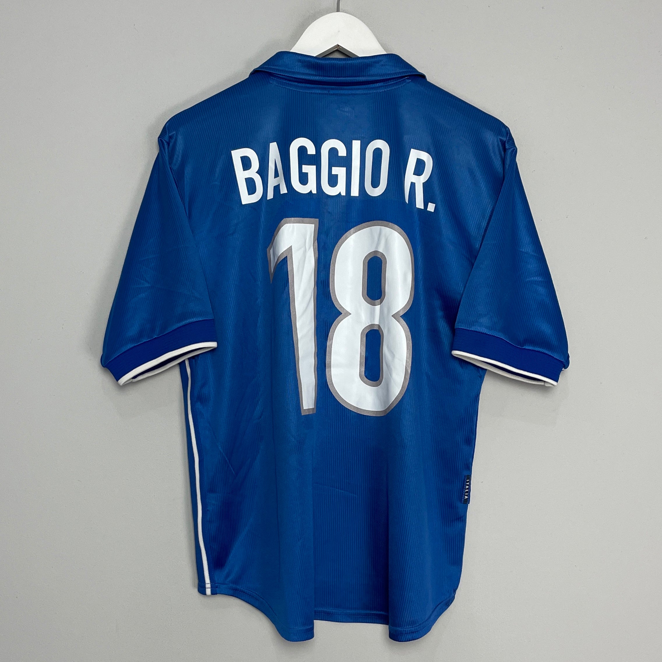 Shop 1997/98 ITALY BAGGIO #18 HOME SHIRT (M) NIKE, classic football shirts, vintage football shirts & retro soccer jerseys at Cult Kits
