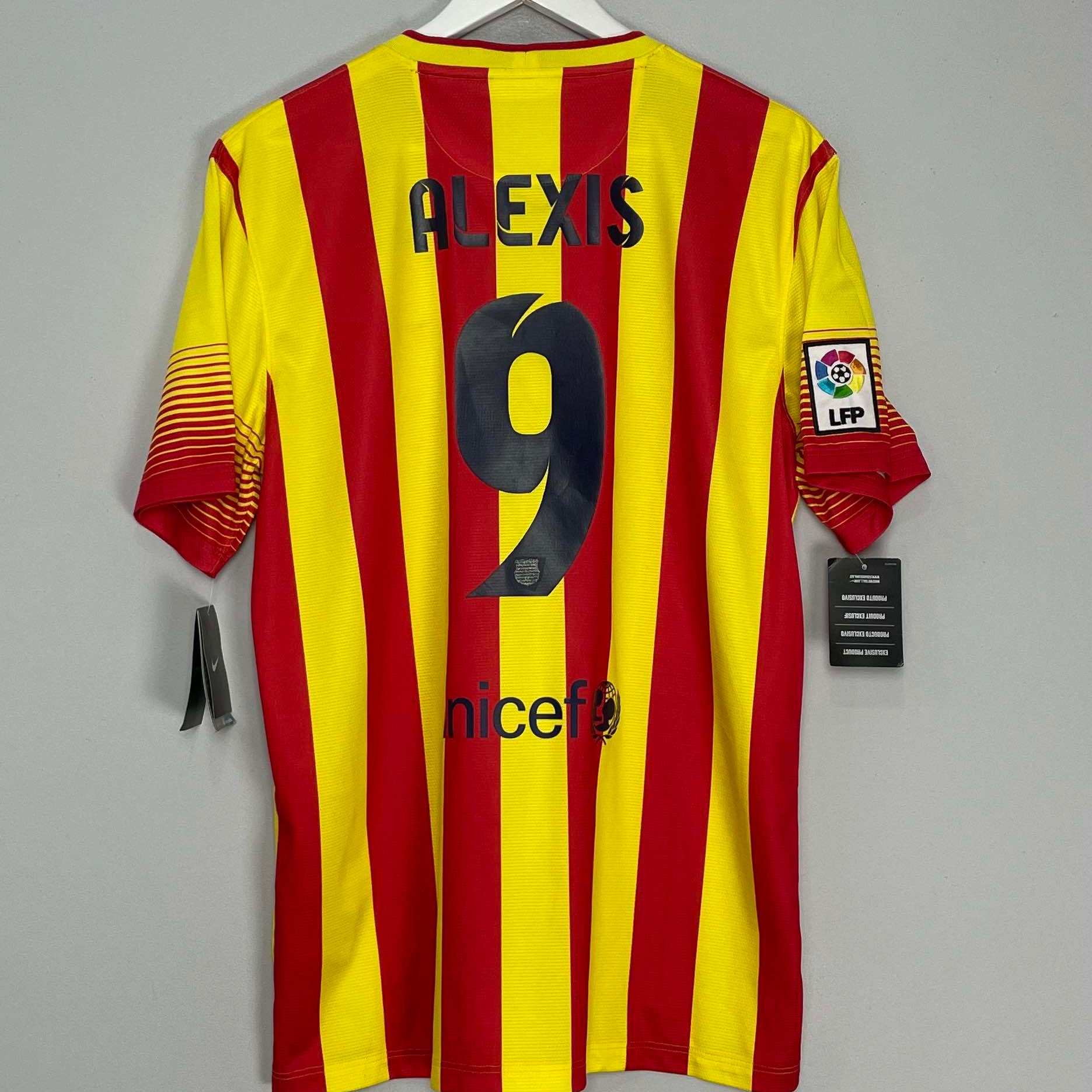 Shop 2013/15 BARCELONA ALEXIS #9 *BNWT* AWAY SHIRT (L) NIKE, classic football shirts, vintage football shirts & retro soccer jerseys at Cult Kits