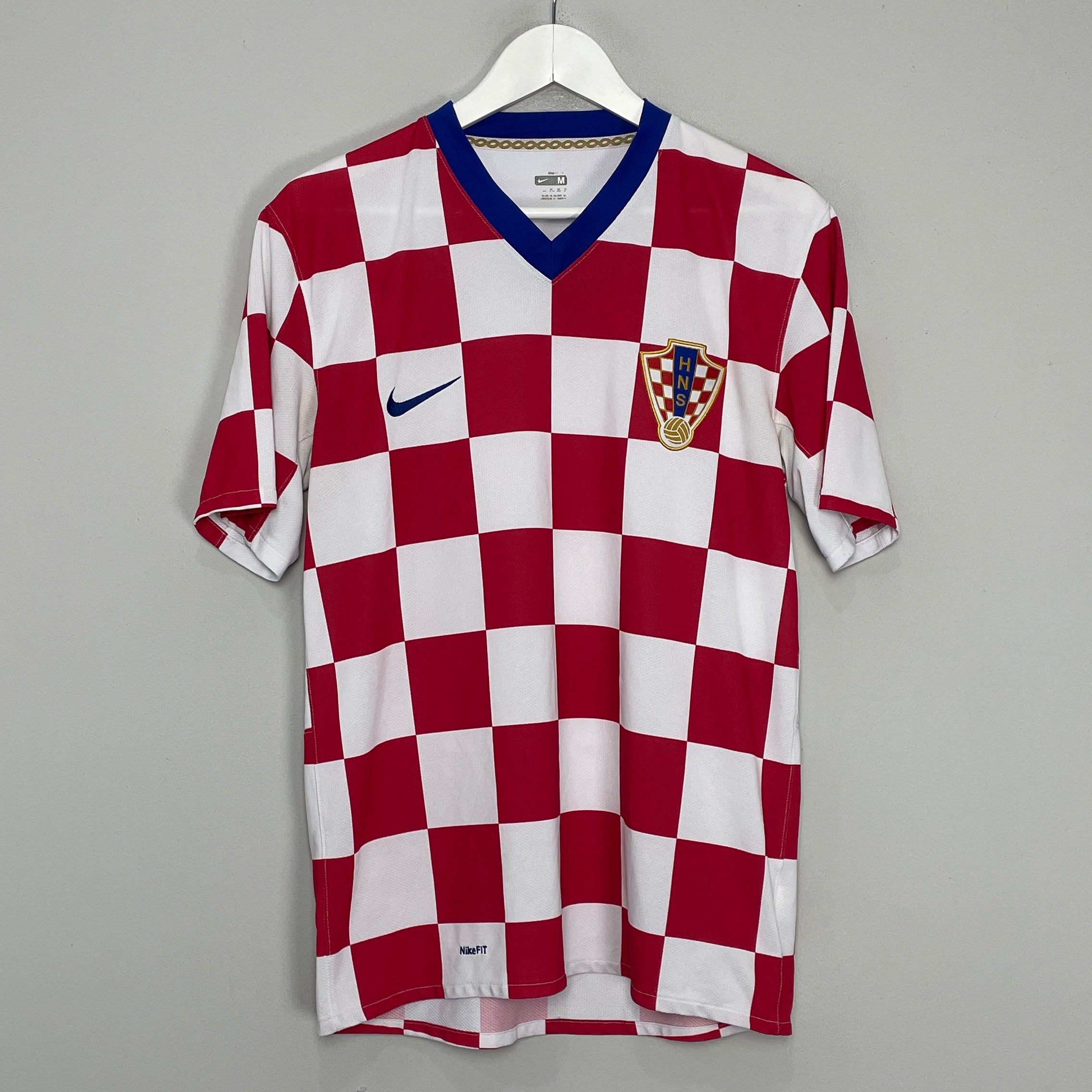 Shop 2008/09 CROATIA HOME SHIRT (M) NIKE, classic football shirts, vintage football shirts & retro soccer jerseys at Cult Kits
