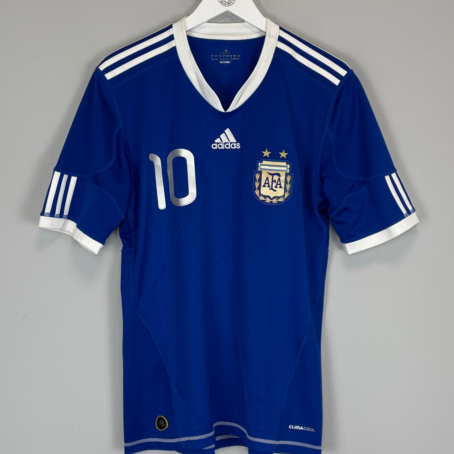Shop 2010/11 ARGENTINA AWAY SHIRT (M) ADIDAS, classic football shirts, vintage football shirts & retro soccer jerseys at Cult Kits