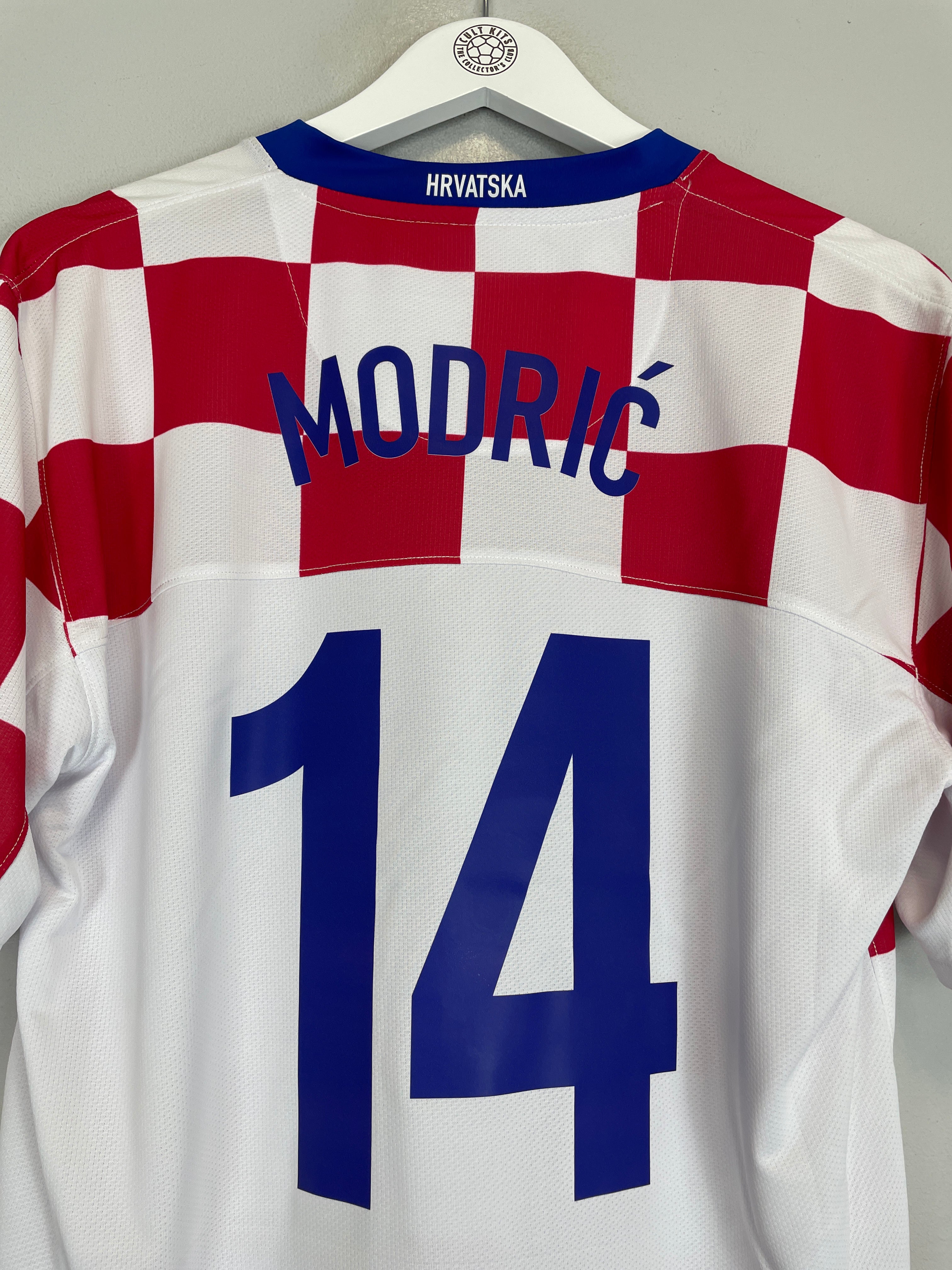 Shop 2008/09 CROATIA MODRIC #14 HOME SHIRT (M) NIKE, classic football shirts, vintage football shirts & retro soccer jerseys at Cult Kits