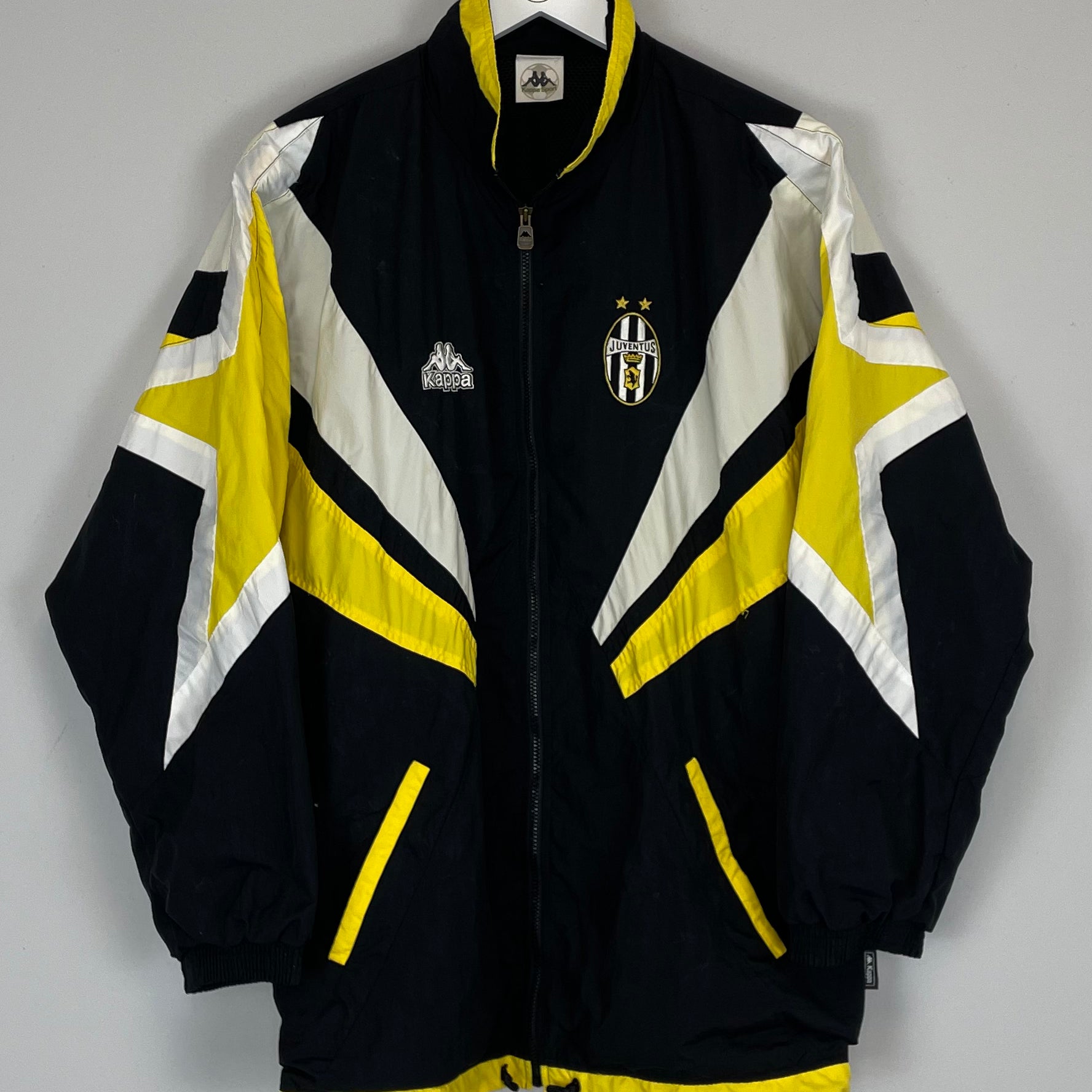 Shop 1996/98 JUVENTUS TRACK JACKET (M) KAPPA, classic football shirts, vintage football shirts & retro soccer jerseys at Cult Kits